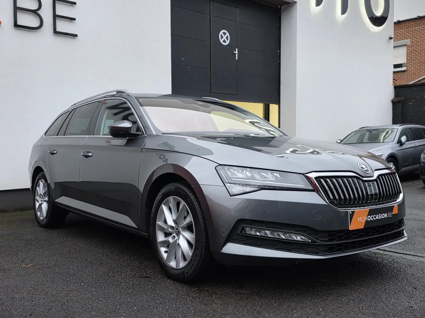 Skoda Superb 2.0 TDi DSG CAMERA KEYLESS SIEGES ELEC/CHAUFF GPS Grey - 2