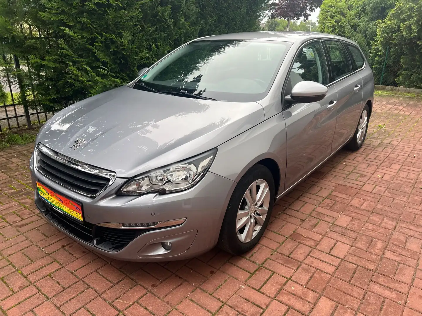 Peugeot 308 SW Active Grau - 2
