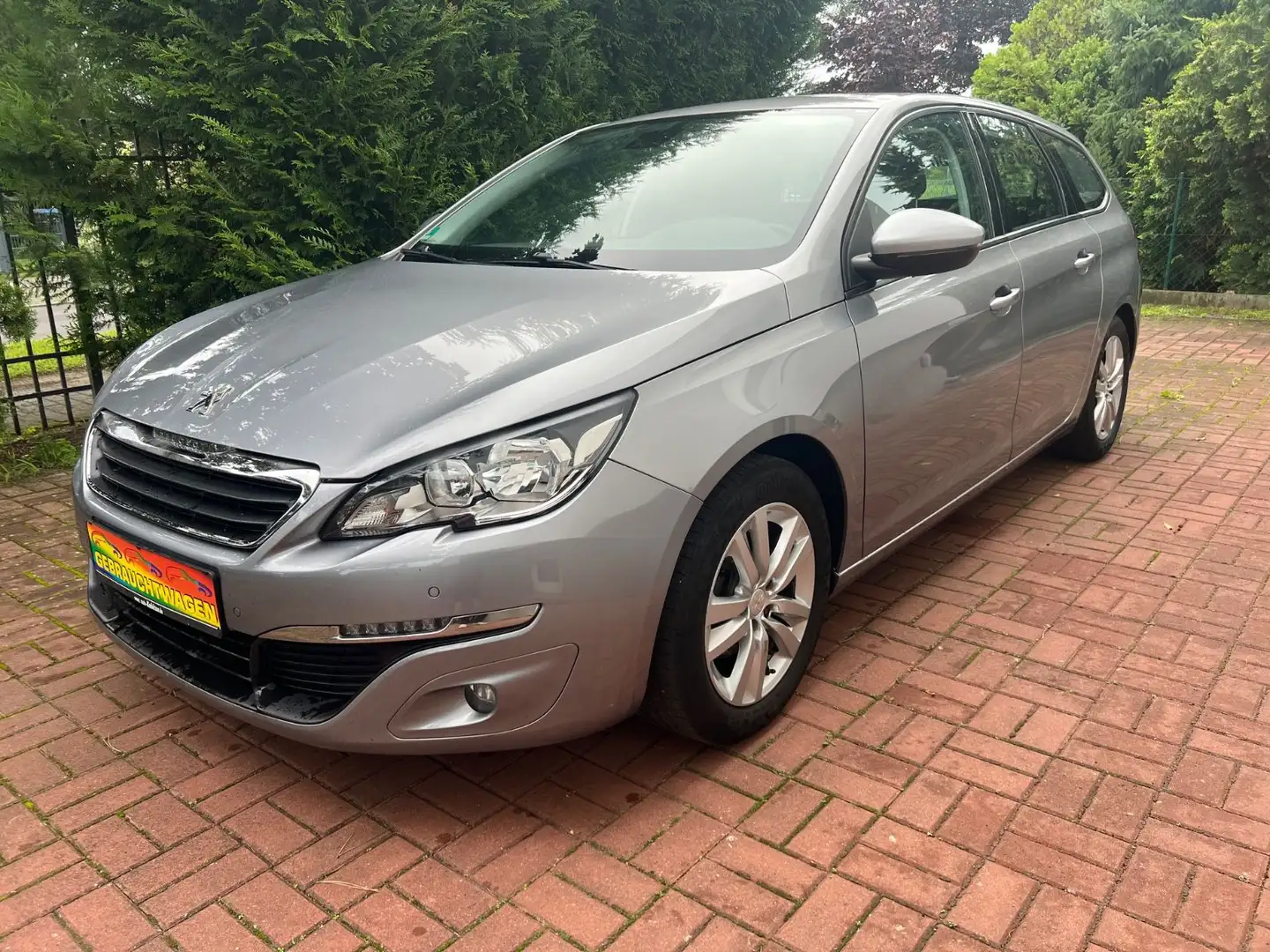 Peugeot 308 SW Active Grau - 1