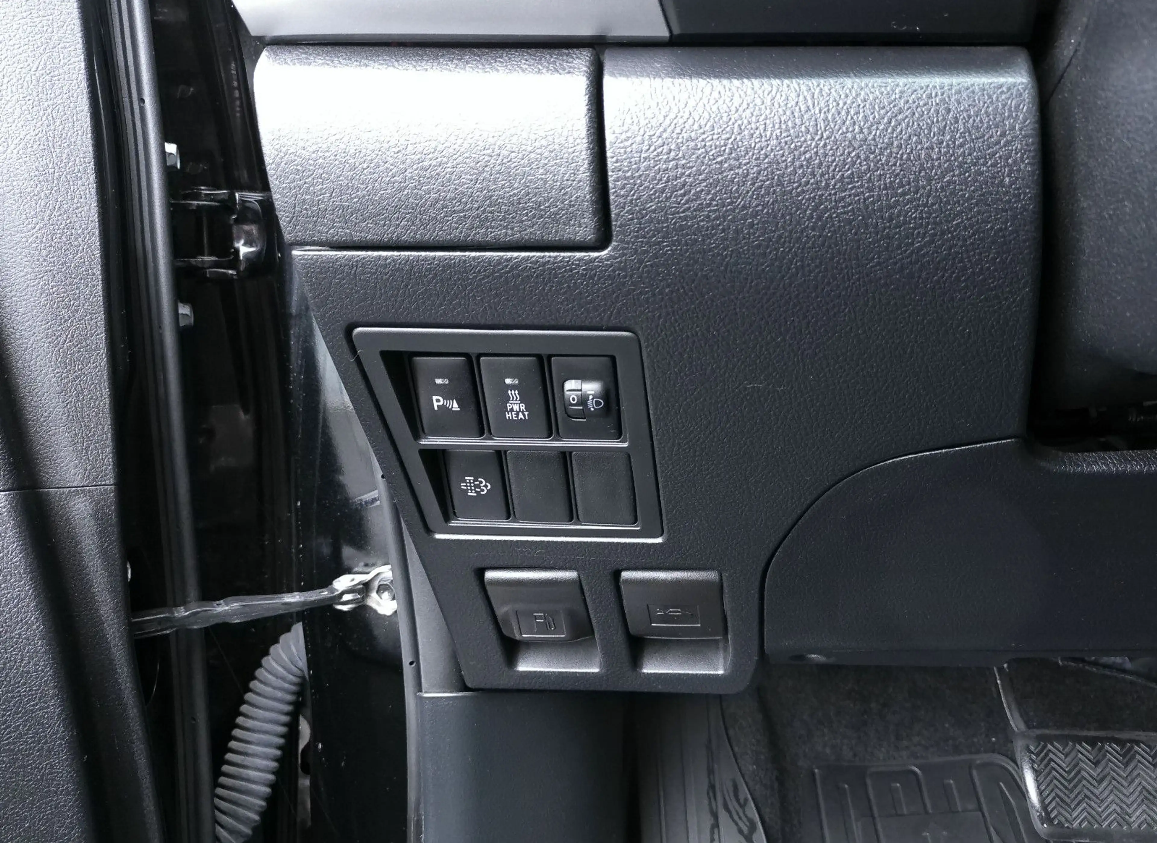 Toyota Hilux Double Cab Comfort 4x4*AHK*A/T Bereifung* — photo 11