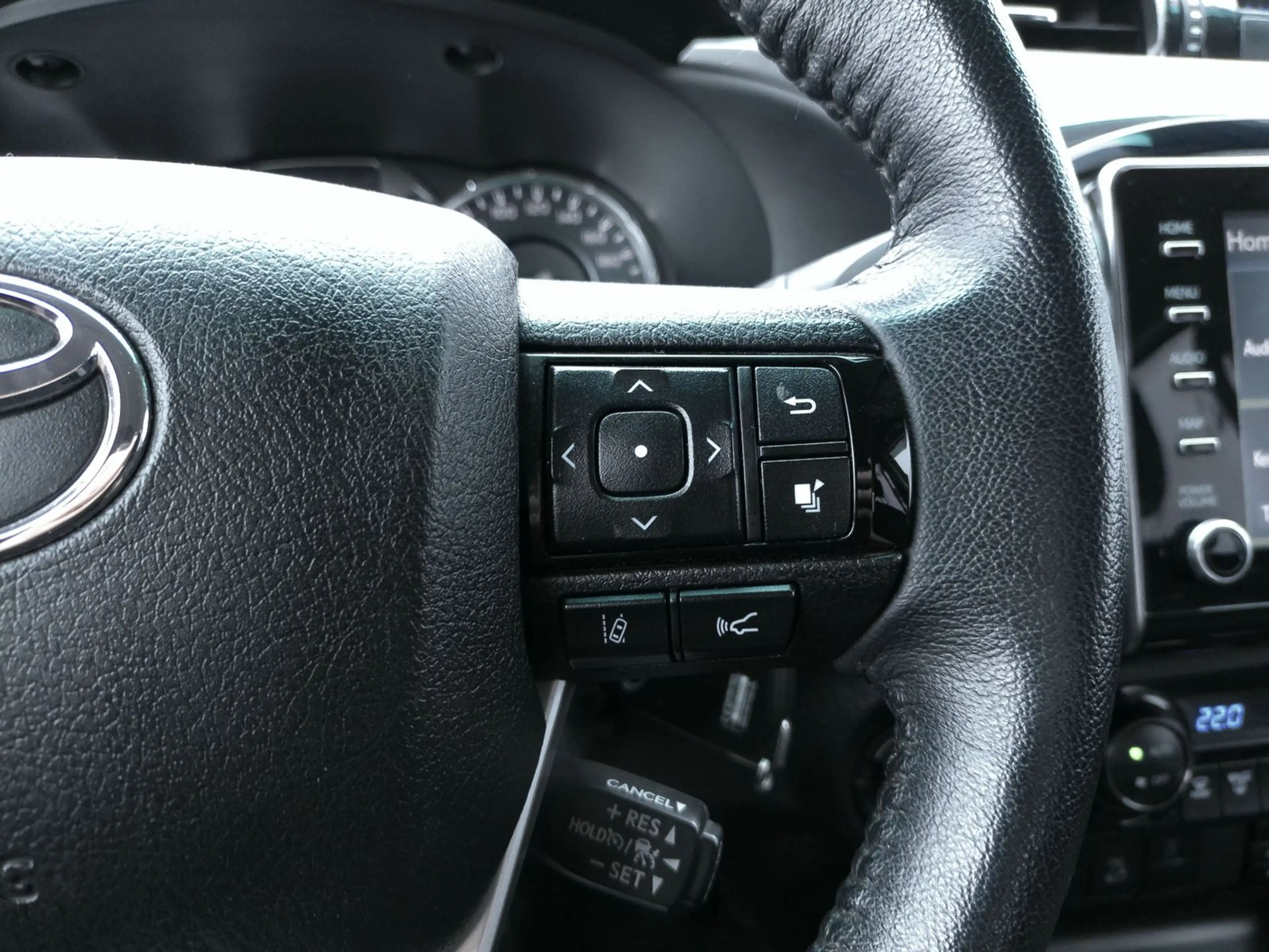 Toyota Hilux Double Cab Comfort 4x4*AHK*A/T Bereifung* — photo 13