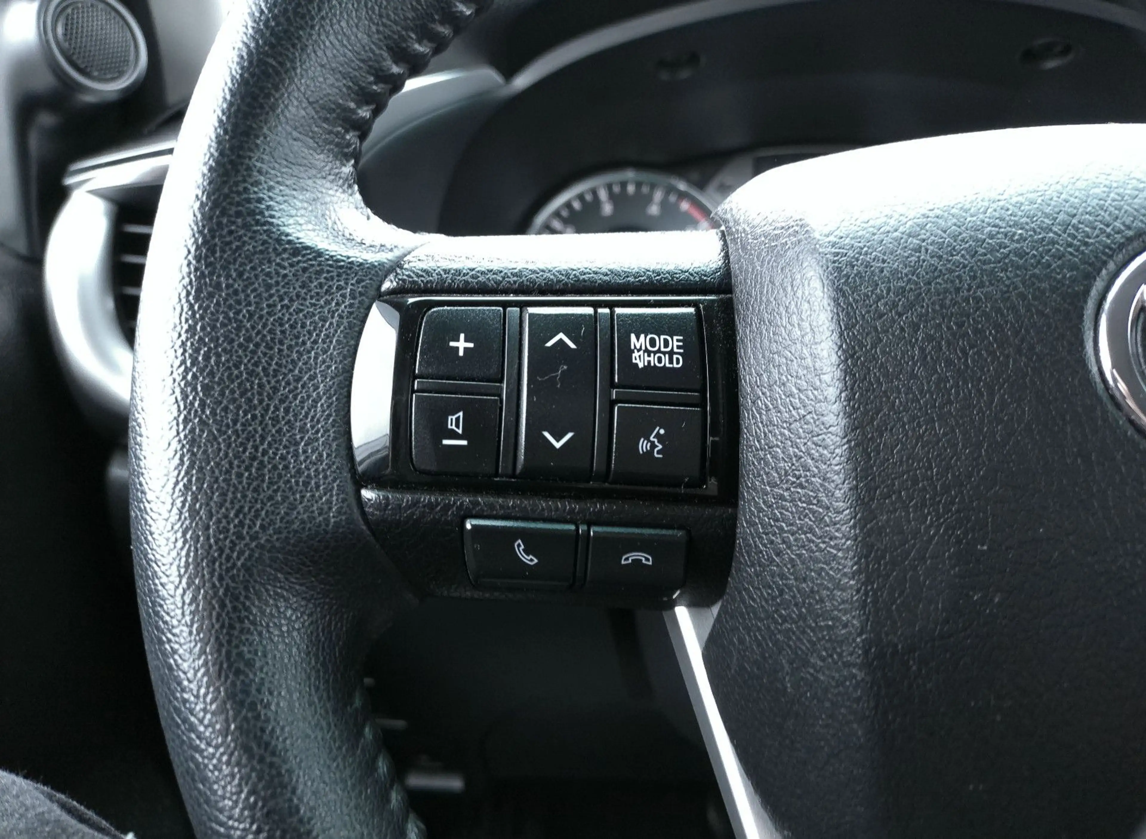 Toyota Hilux Double Cab Comfort 4x4*AHK*A/T Bereifung* — photo 12