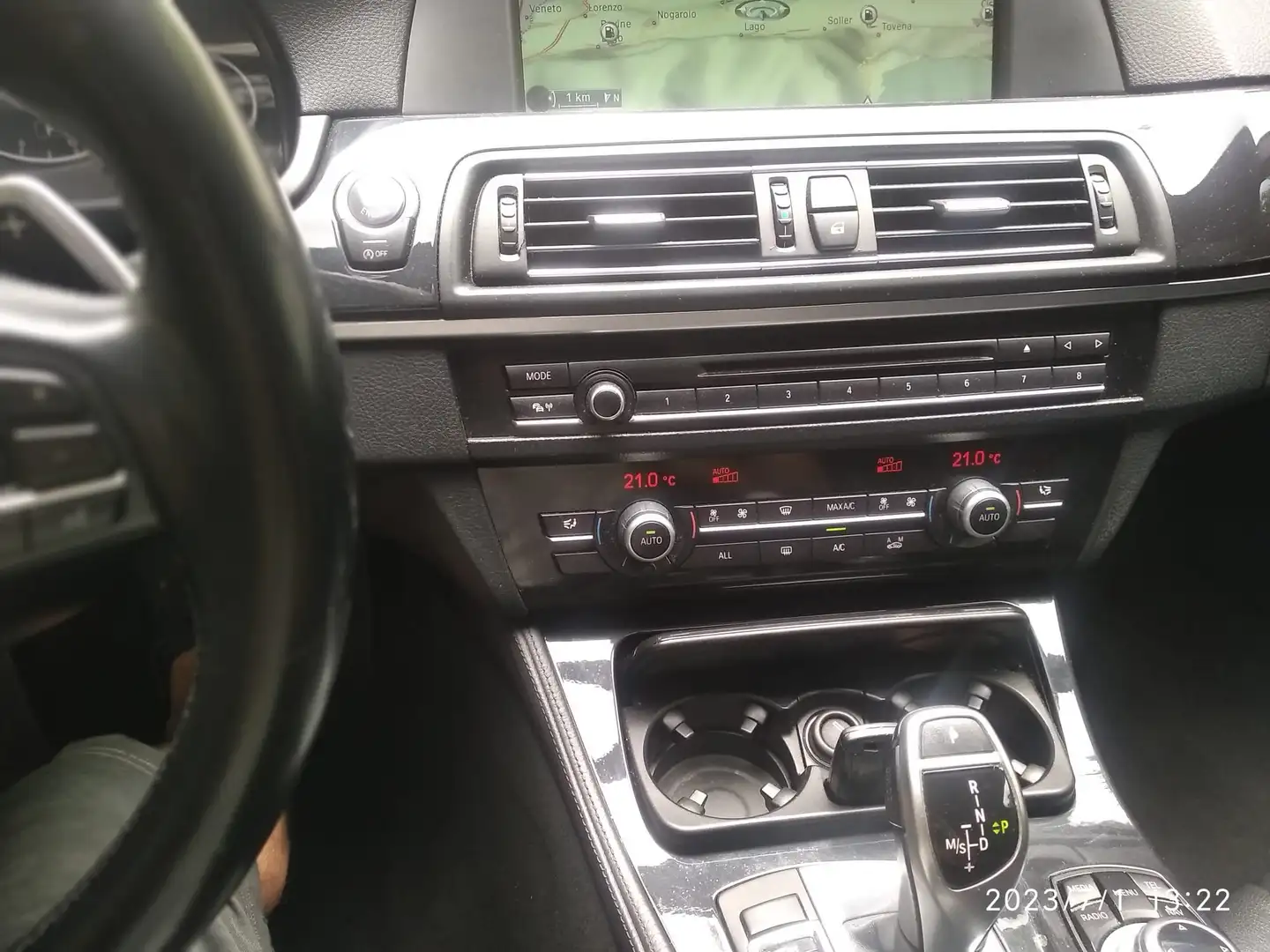 BMW 525 Serie 5 F11 Touring 525d Touring xdrive auto Bianco - 2
