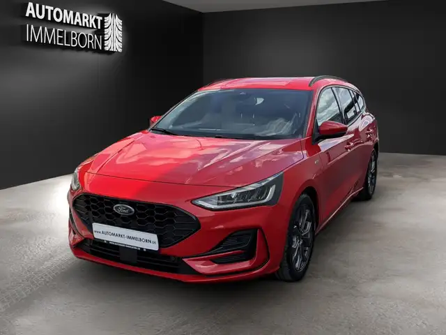 Ford Focus view 3
