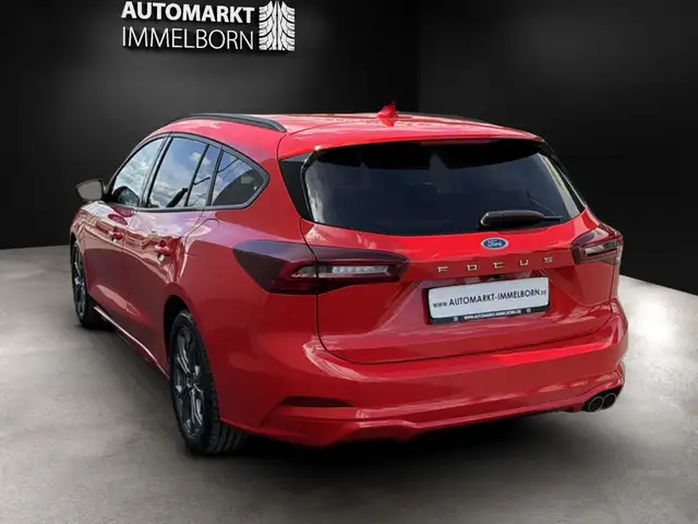 Ford Focus view 10