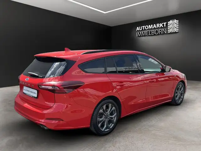 Ford Focus view 6