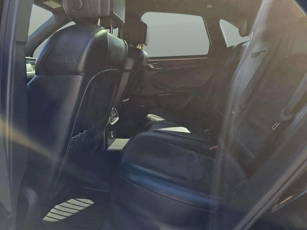 Porsche Macan снимка Porsche Macan