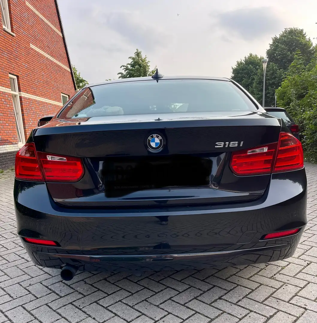 BMW 316 316i Aut. Sport Line Černá - 2