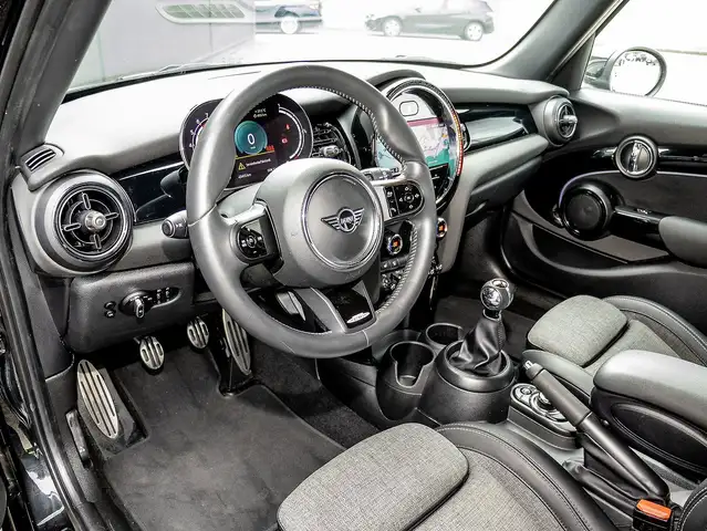 Mini Cooper Cooper view 3
