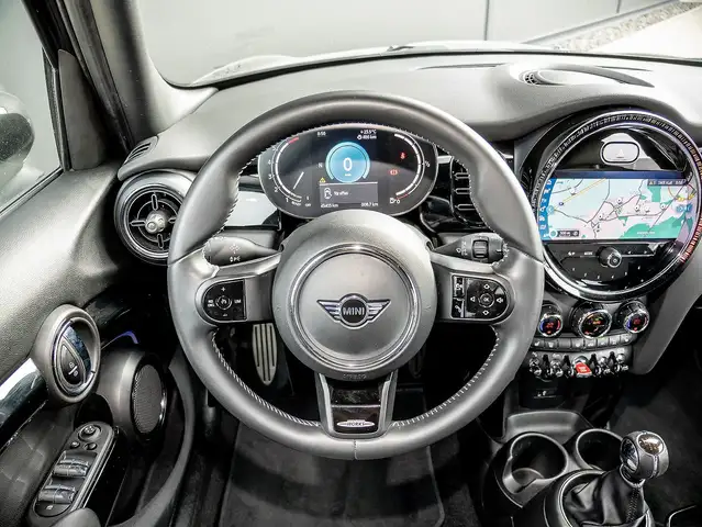 Mini Cooper Cooper view 9