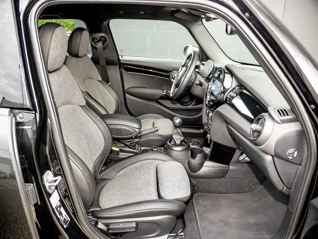 Mini Cooper Cooper view 4