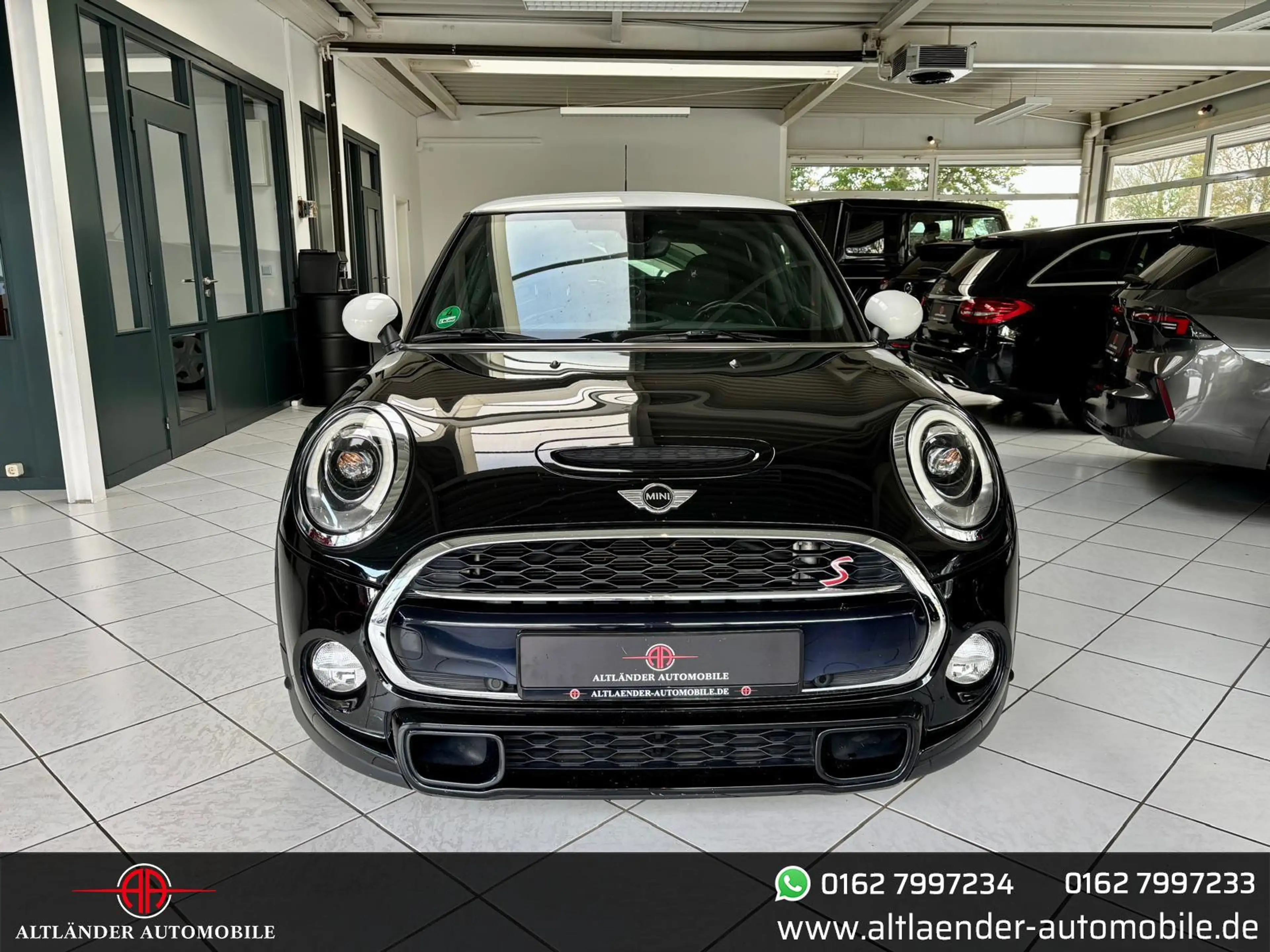 MINI Cooper S *LED*PANO*DCC*SHZ* — photo 2