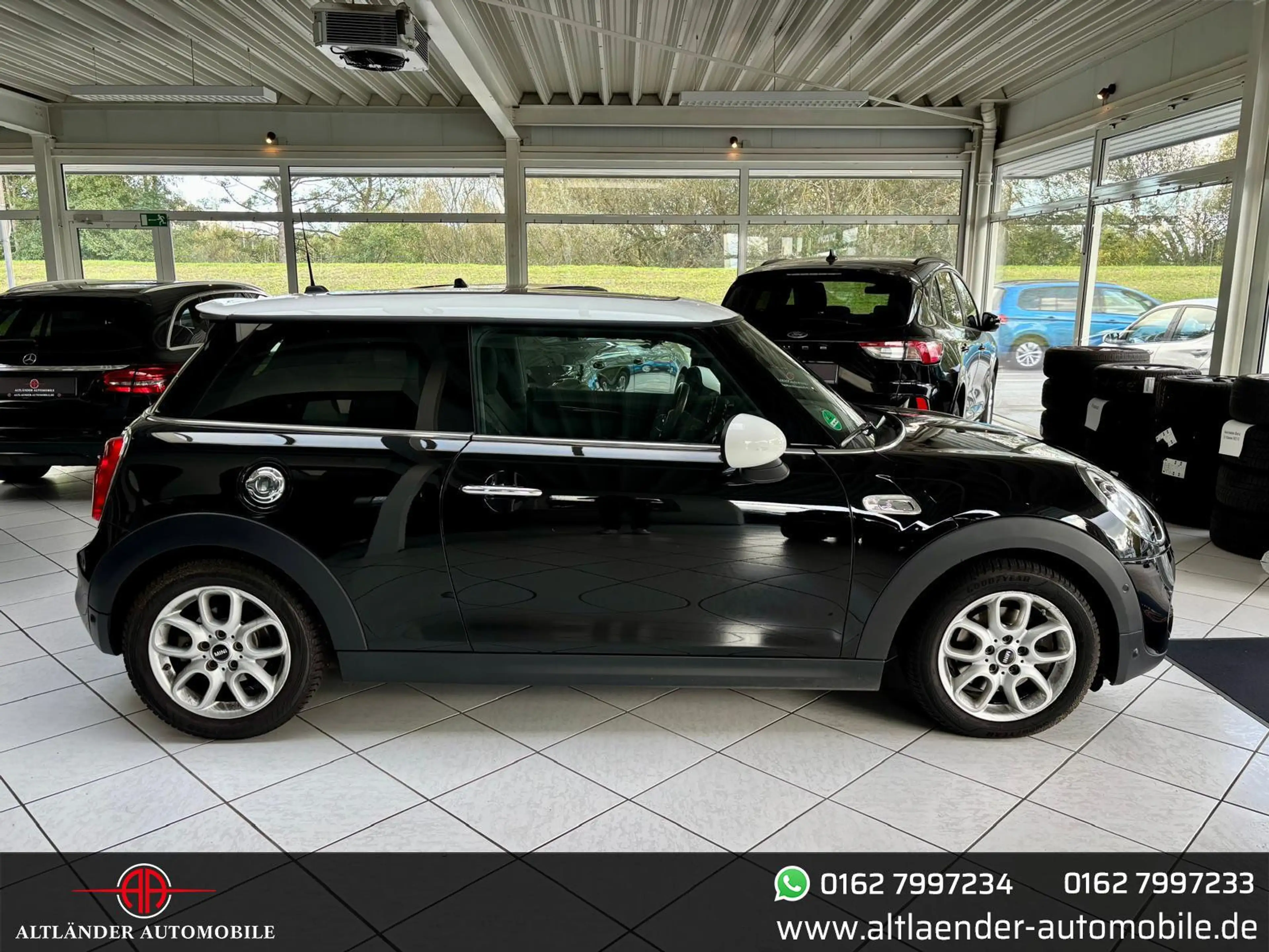 MINI Cooper S *LED*PANO*DCC*SHZ* — photo 9