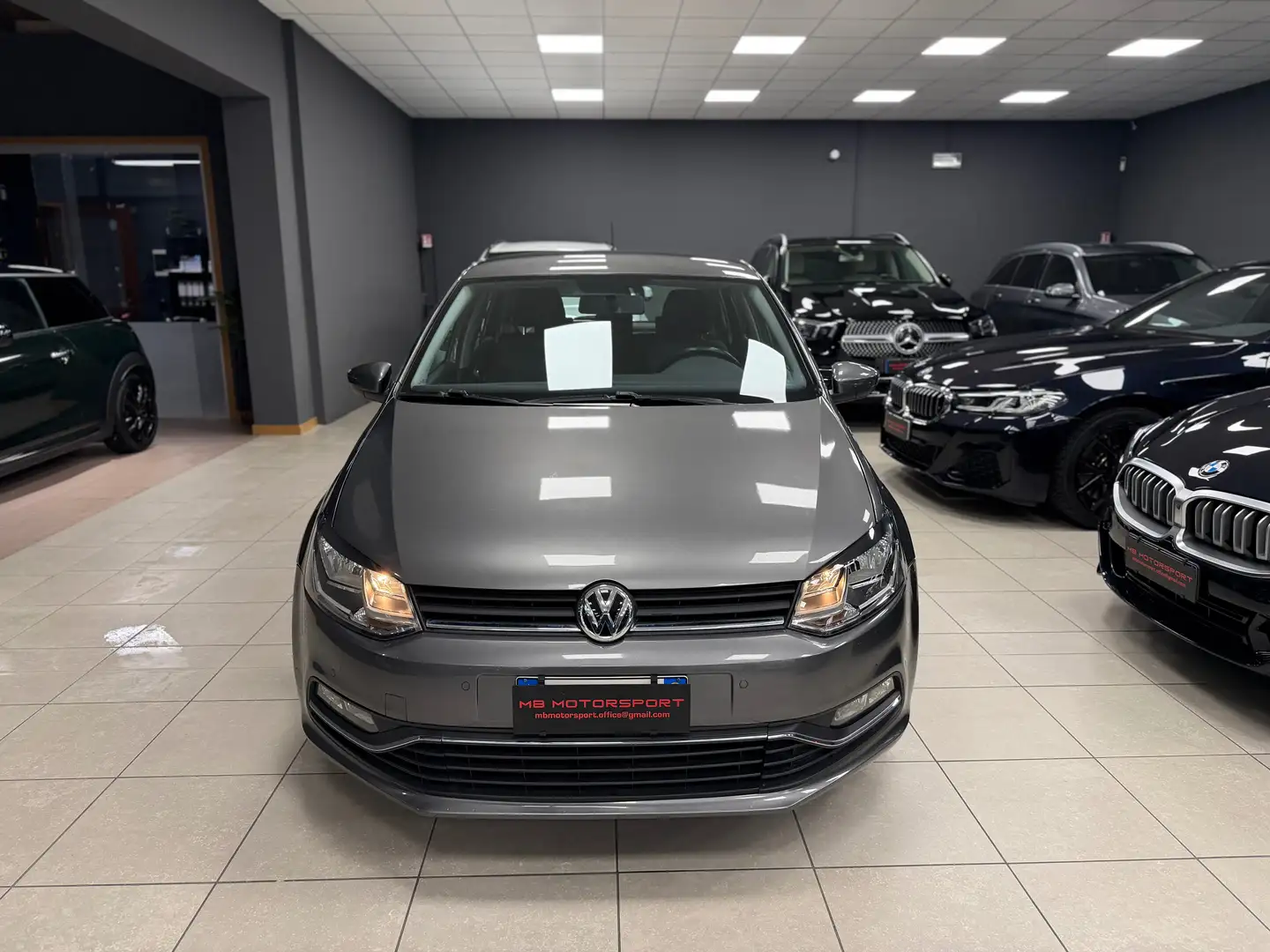 Volkswagen Polo Polo 5p 1.2 tsi bm Highline 90cv Grijs - 2
