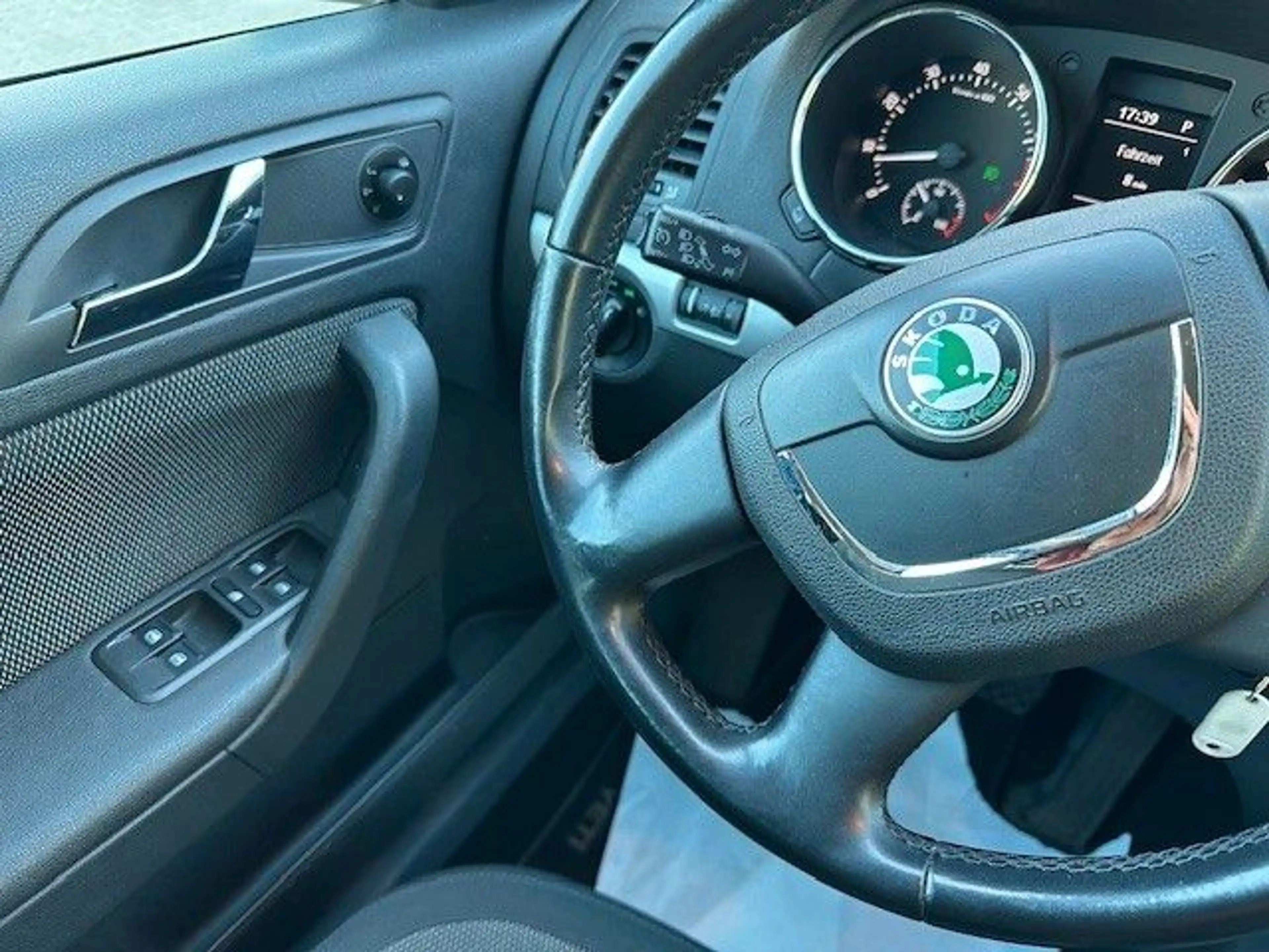 Skoda Yeti Ambition Plus Edition/Automatik/Sitzhzg/PDC — photo 12