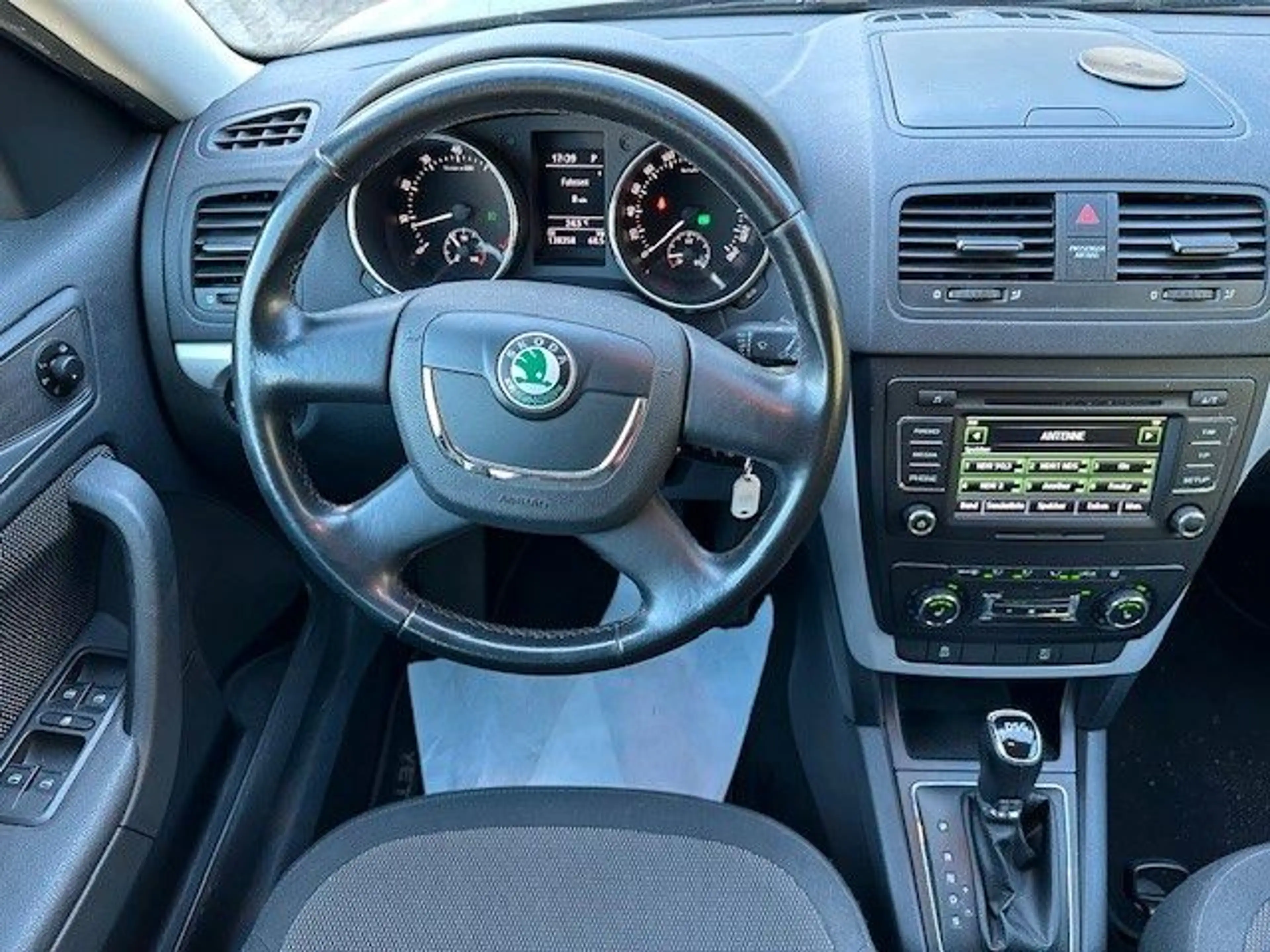 Skoda Yeti Ambition Plus Edition/Automatik/Sitzhzg/PDC — photo 13