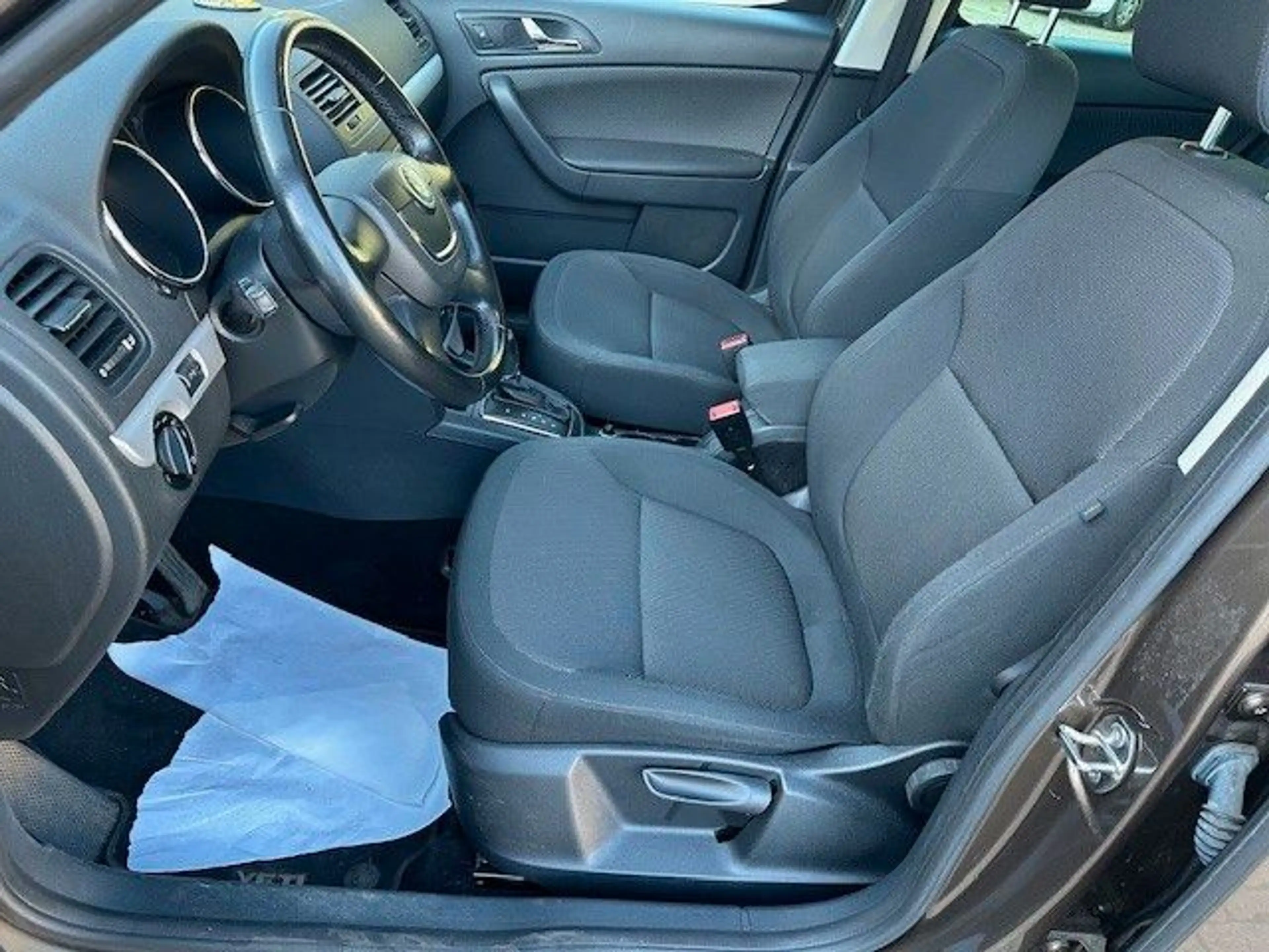 Skoda Yeti Ambition Plus Edition/Automatik/Sitzhzg/PDC — photo 14