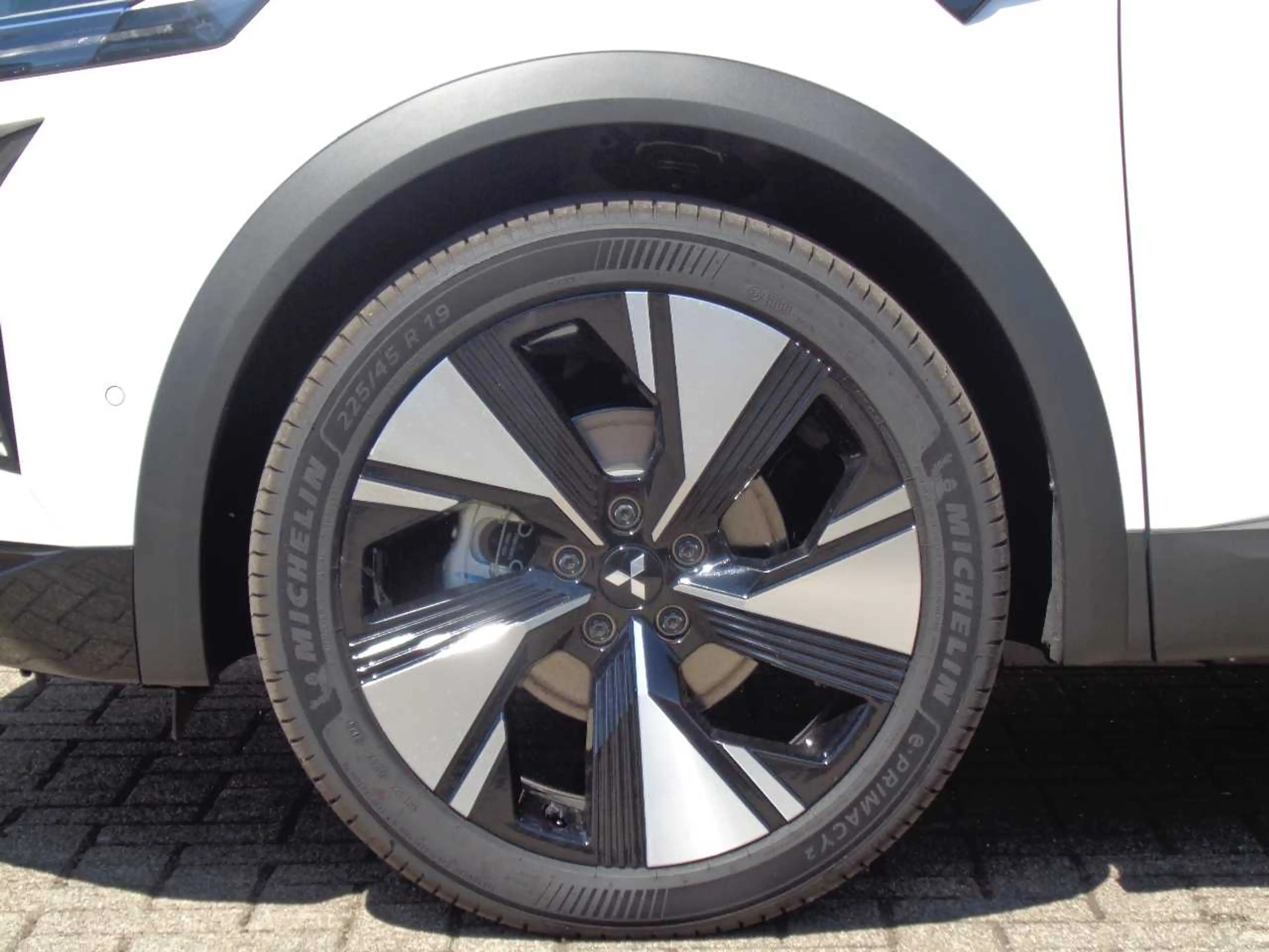 Mitsubishi Grandis Intro Edition 1.8 Hybrid — photo 14