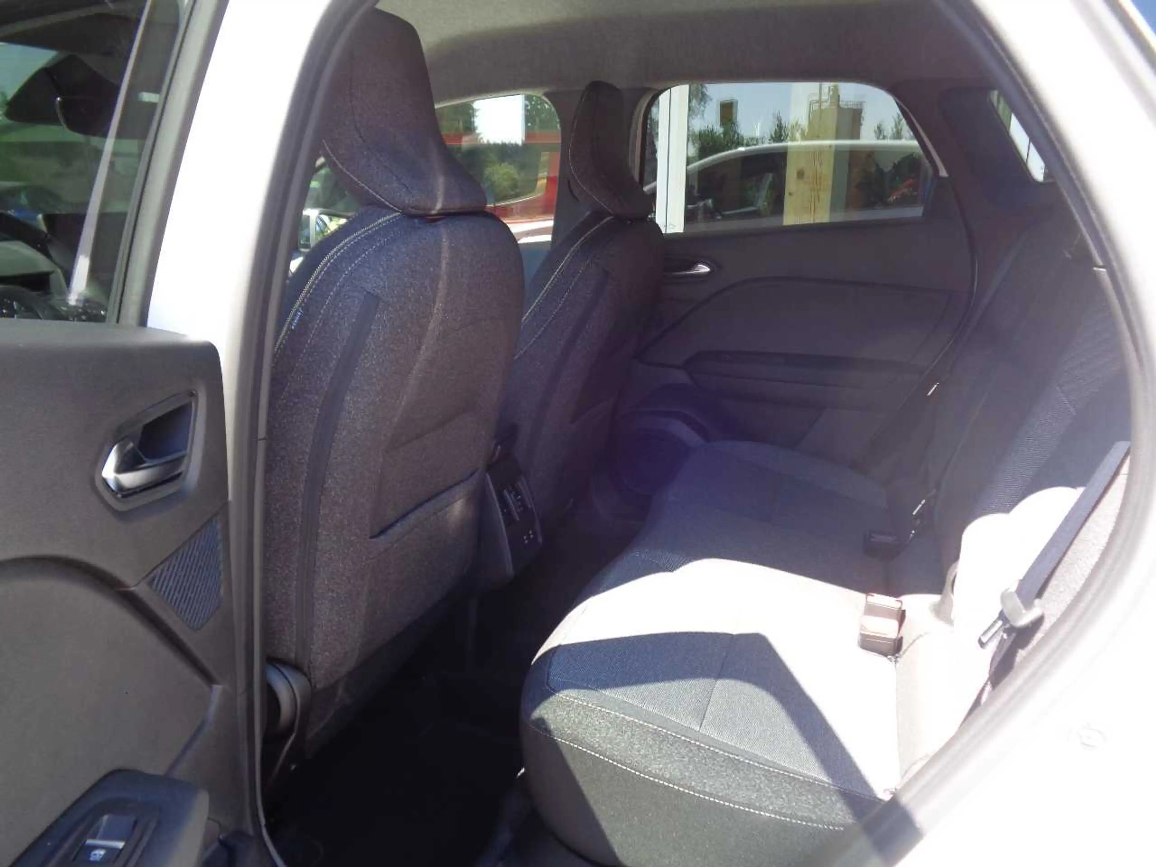 Mitsubishi Grandis Intro Edition 1.8 Hybrid — photo 8