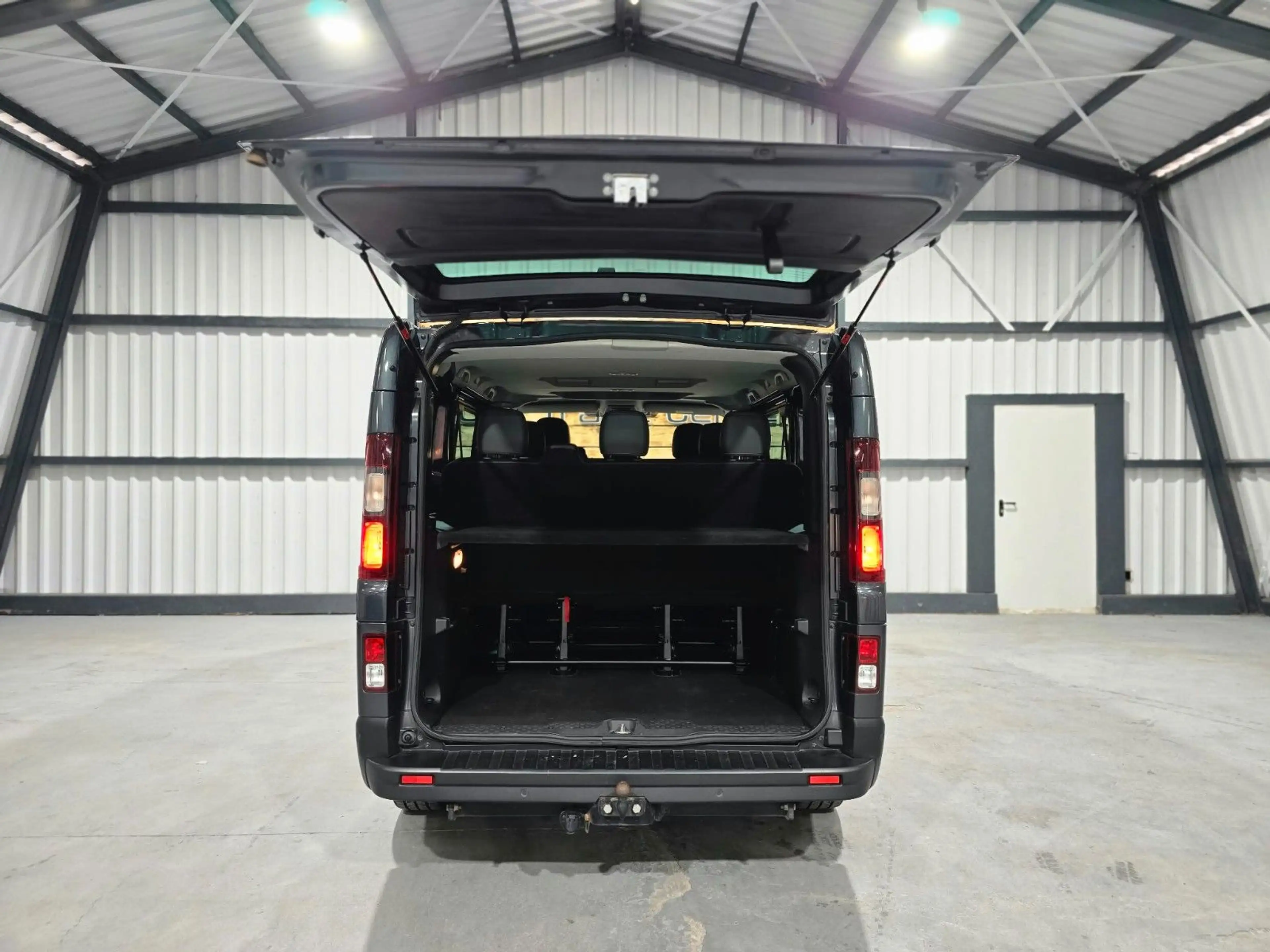 Nissan Primastar TEKNA/Automatik/8Sitze/Navi/GARANTIE — photo 9