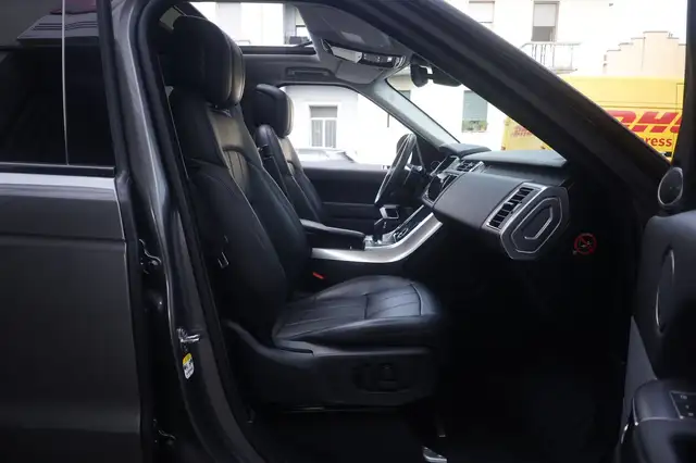 Land Rover Range Rover Sport view 13