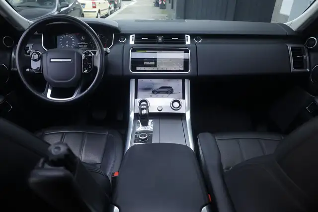Land Rover Range Rover Sport view 2