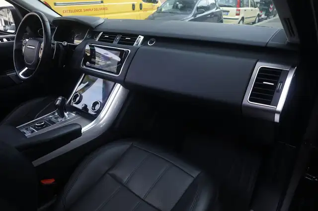 Land Rover Range Rover Sport view 11
