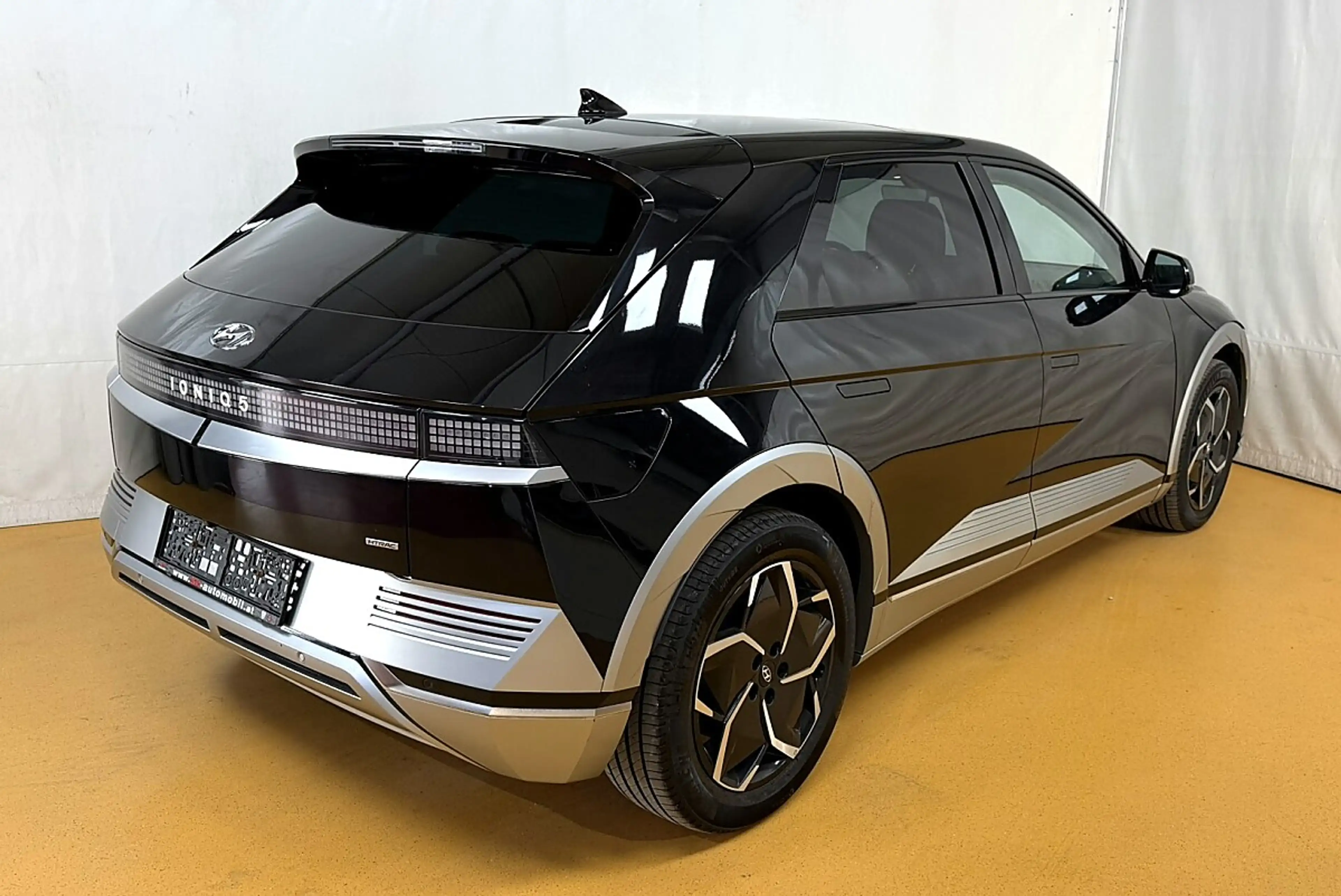 Hyundai IONIQ 5 Elektro Plus Line Elektro 4WD — photo 3