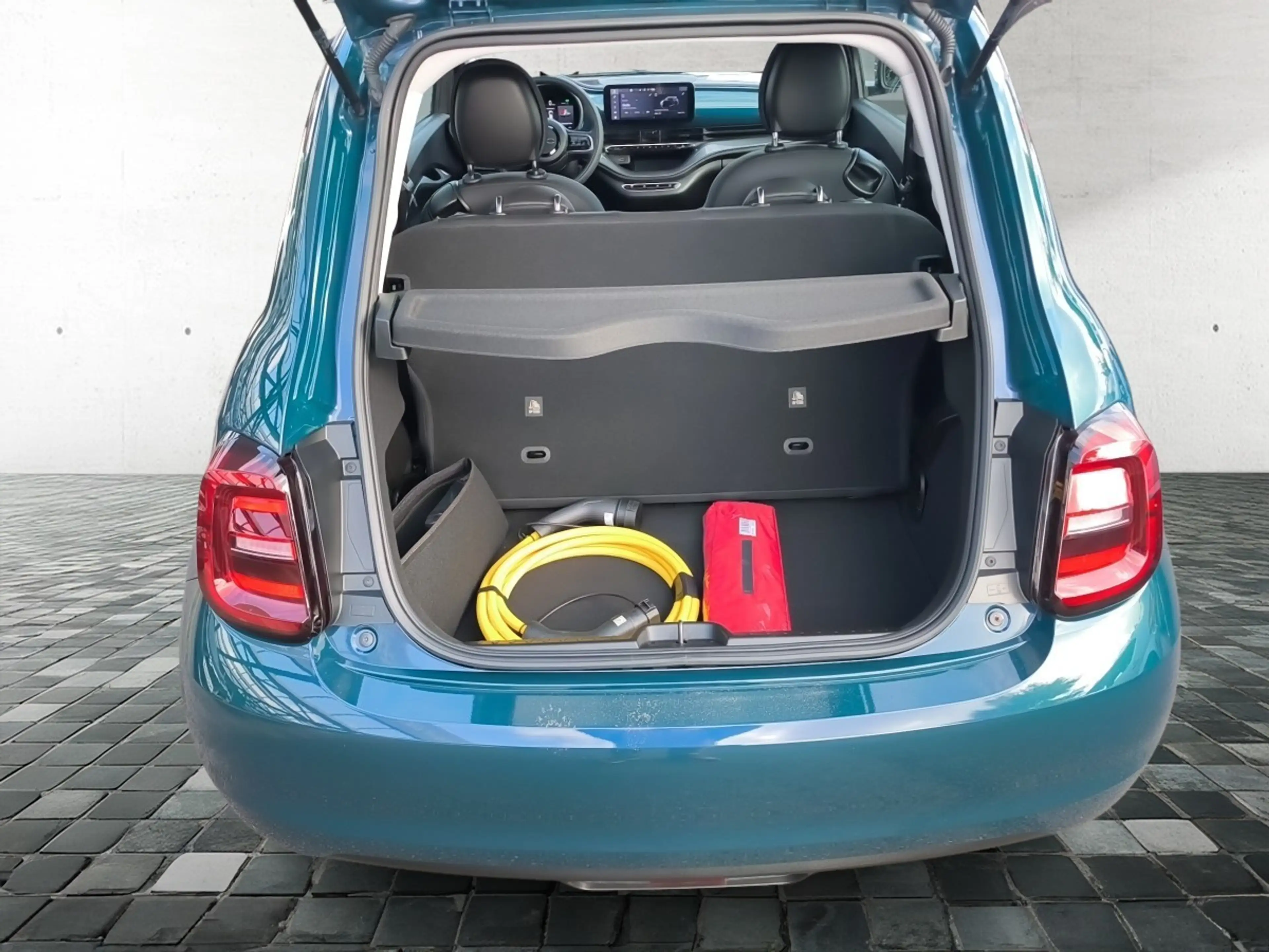 Fiat 500e Base 42kWh STYLE-PAKET*KLIMA*CARPLAY* — photo 6