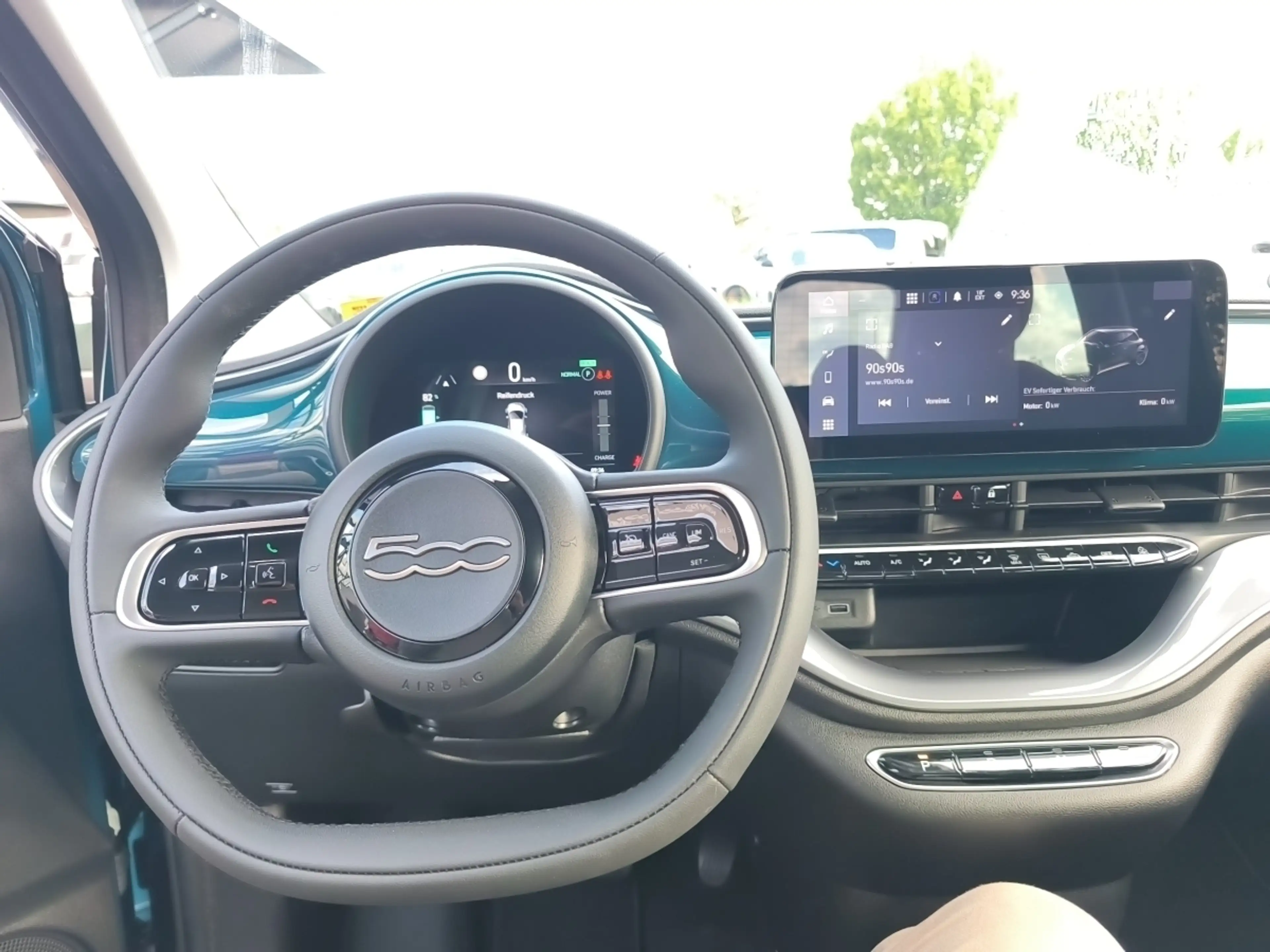 Fiat 500e Base 42kWh STYLE-PAKET*KLIMA*CARPLAY* — photo 9
