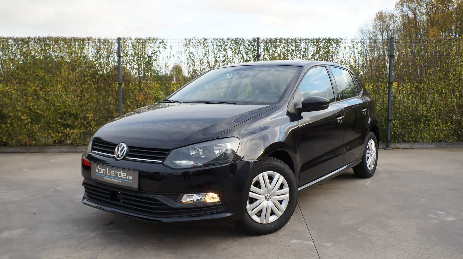 Volkswagen Polo 1.0 i 60 pk Airco 5 deurs 12m Garantie Zwart - 1