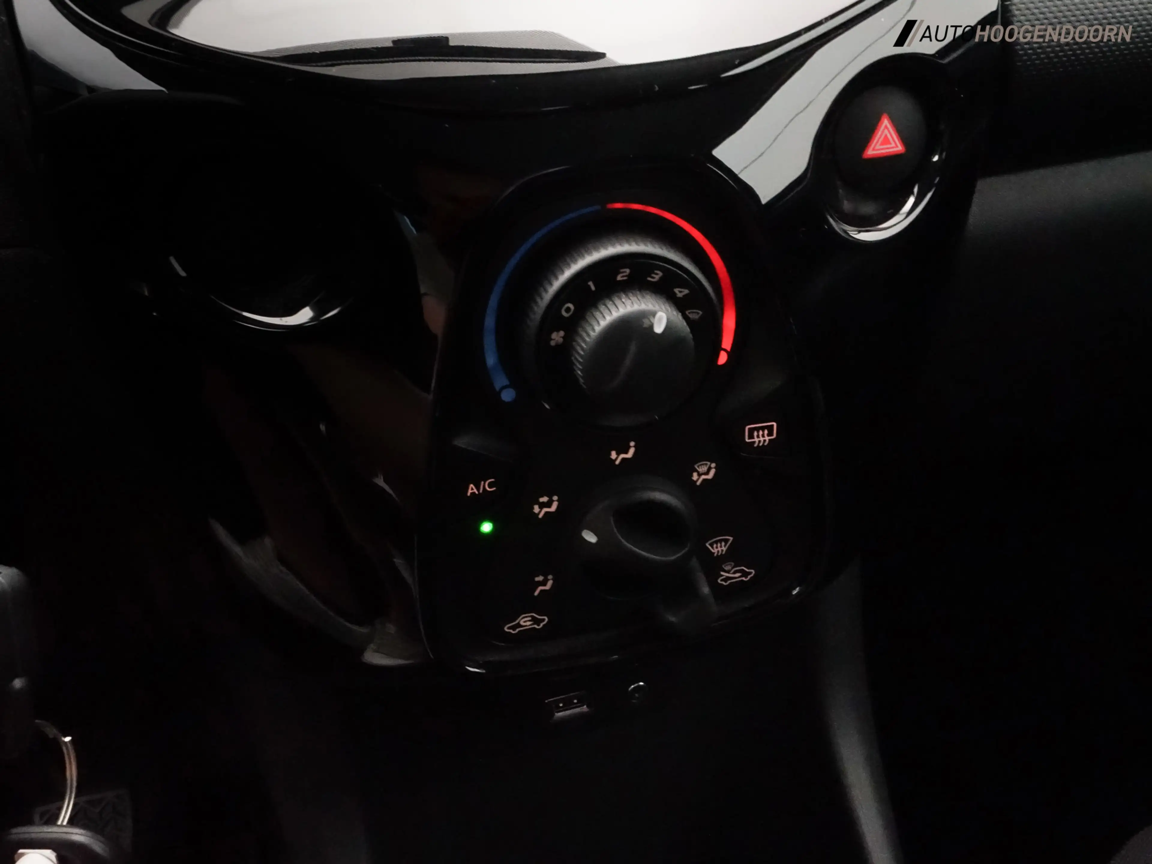 Citroen C1 1.0 VTi Shine Sport (APPLE CARPLAY,CAMERA,LM-VELGE — photo 21