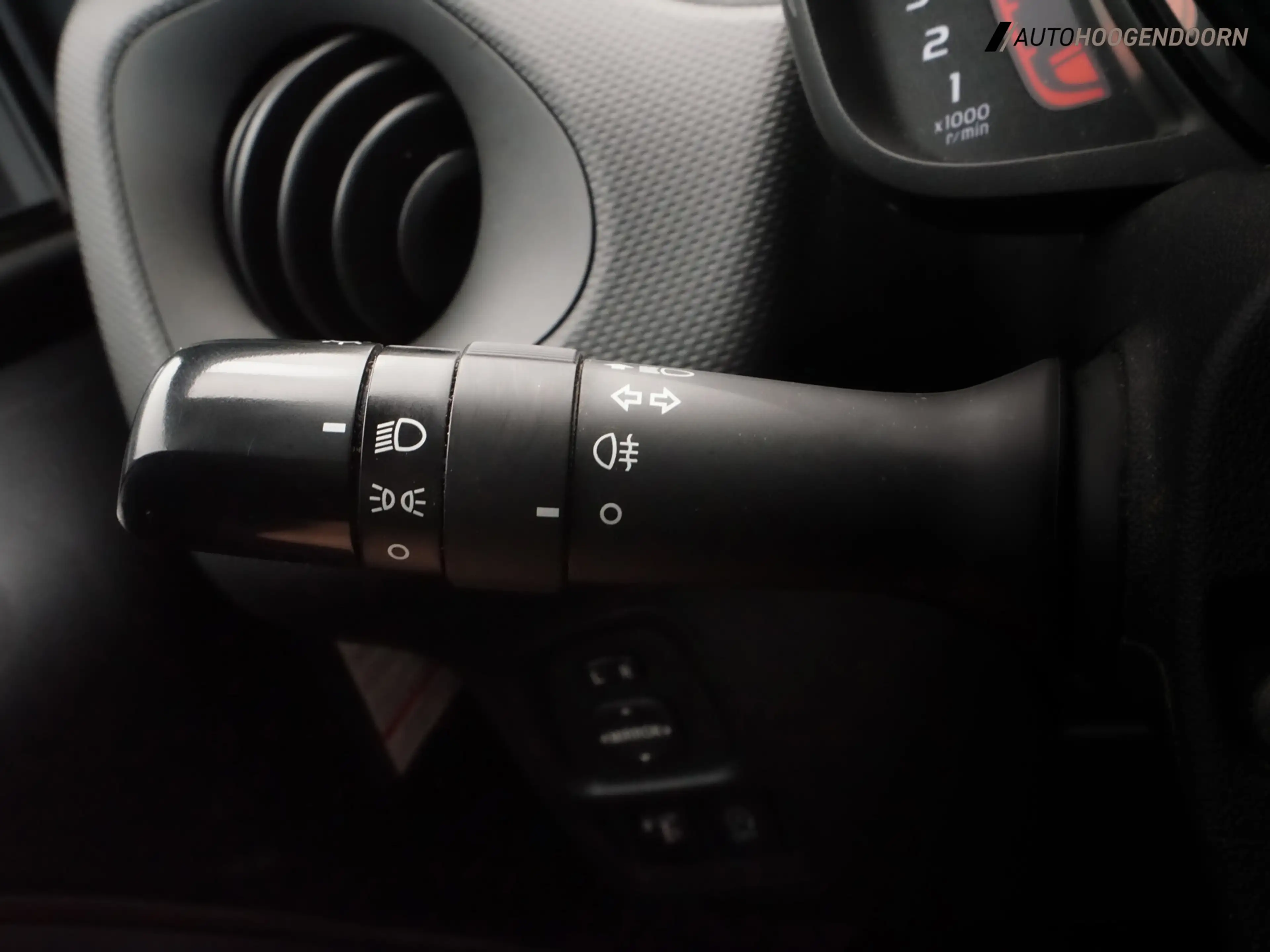 Citroen C1 1.0 VTi Shine Sport (APPLE CARPLAY,CAMERA,LM-VELGE — photo 17
