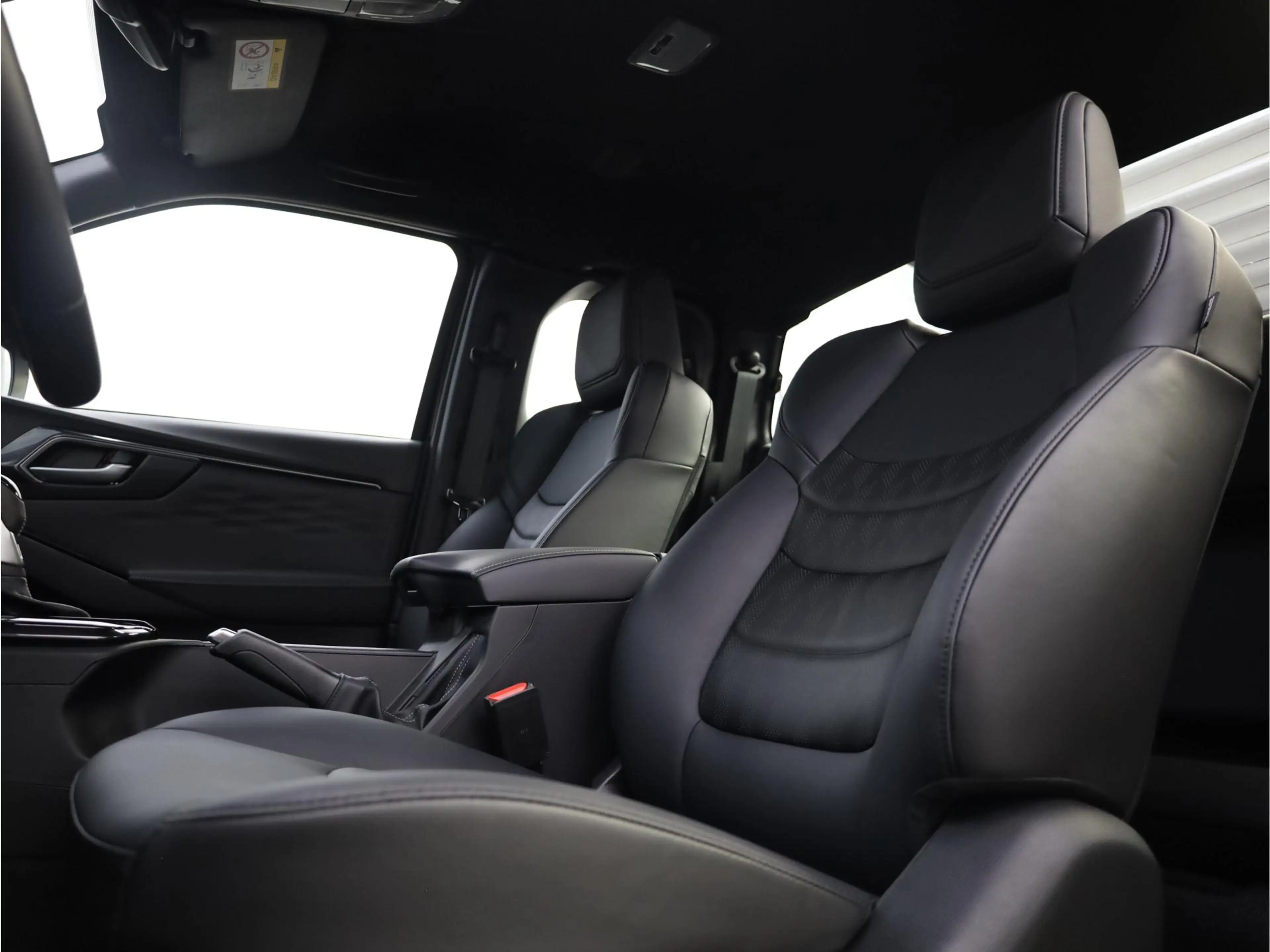 Isuzu D-Max EV EXTENDED CAB 4WD LSX AT — photo 11