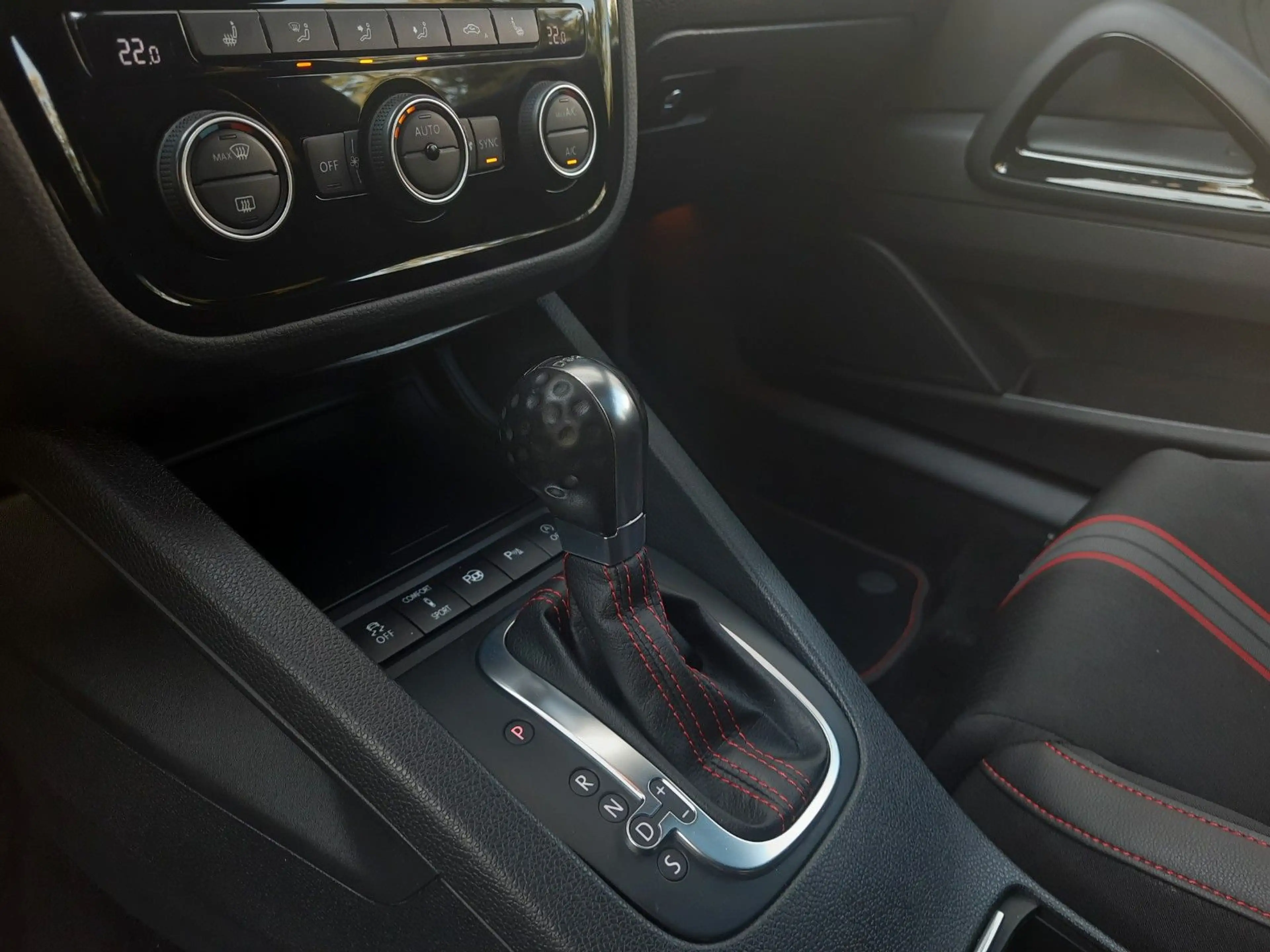 Volkswagen Scirocco GTS /Bi-Xen/Pano/Kam/KW/BullX/19" — photo 15