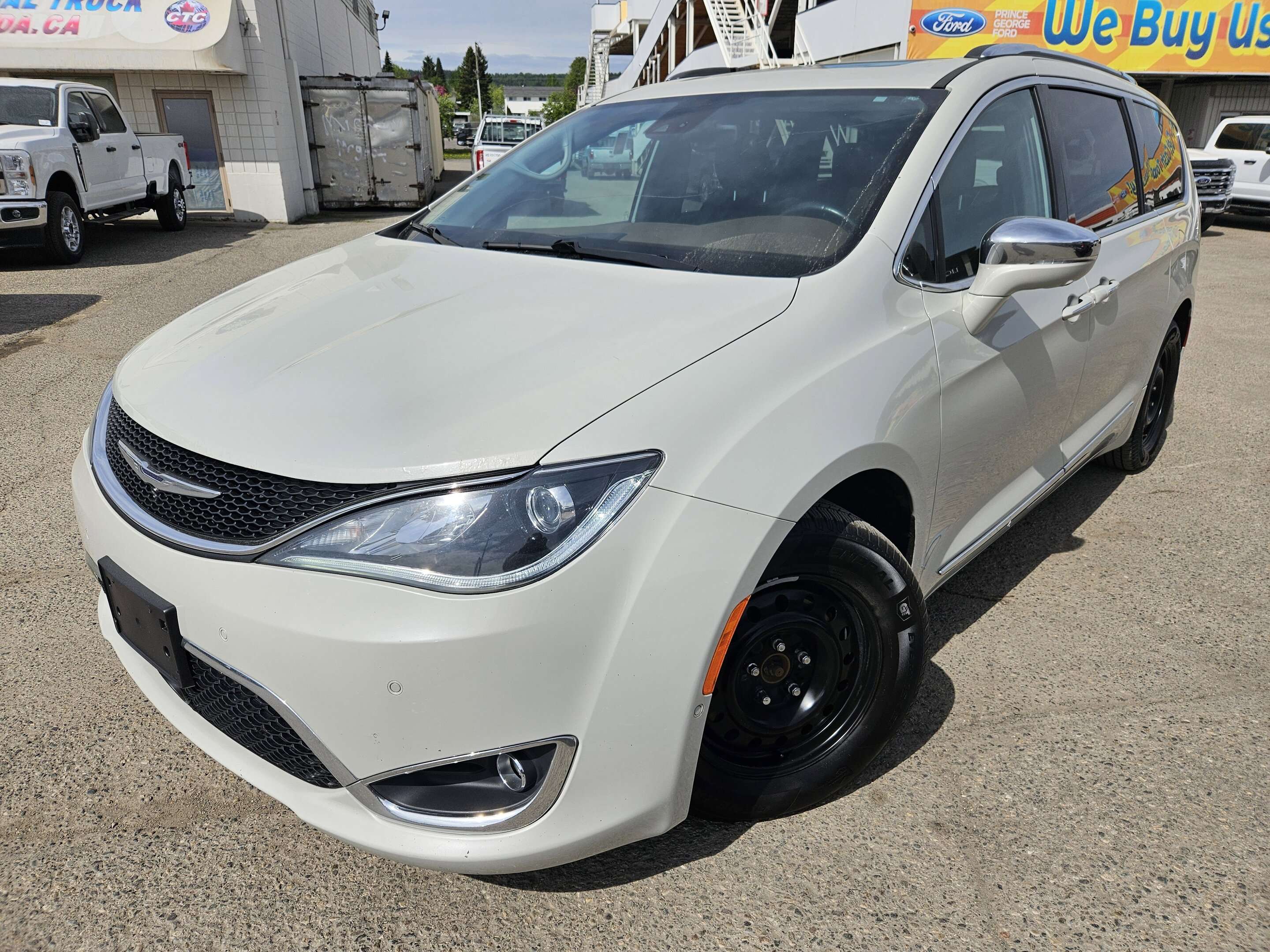 2017 Chrysler Pacifica Limited FWD