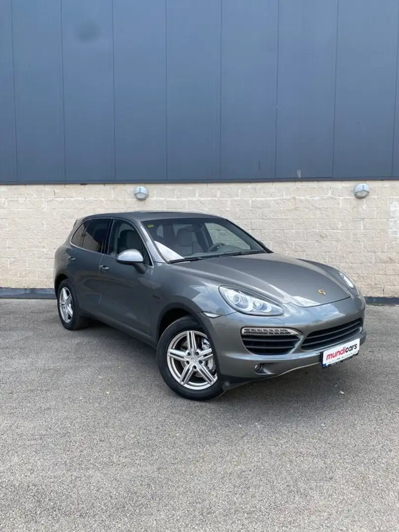 Porsche Cayenne 3.0 S Hybrid Tiptronic Gris - 2