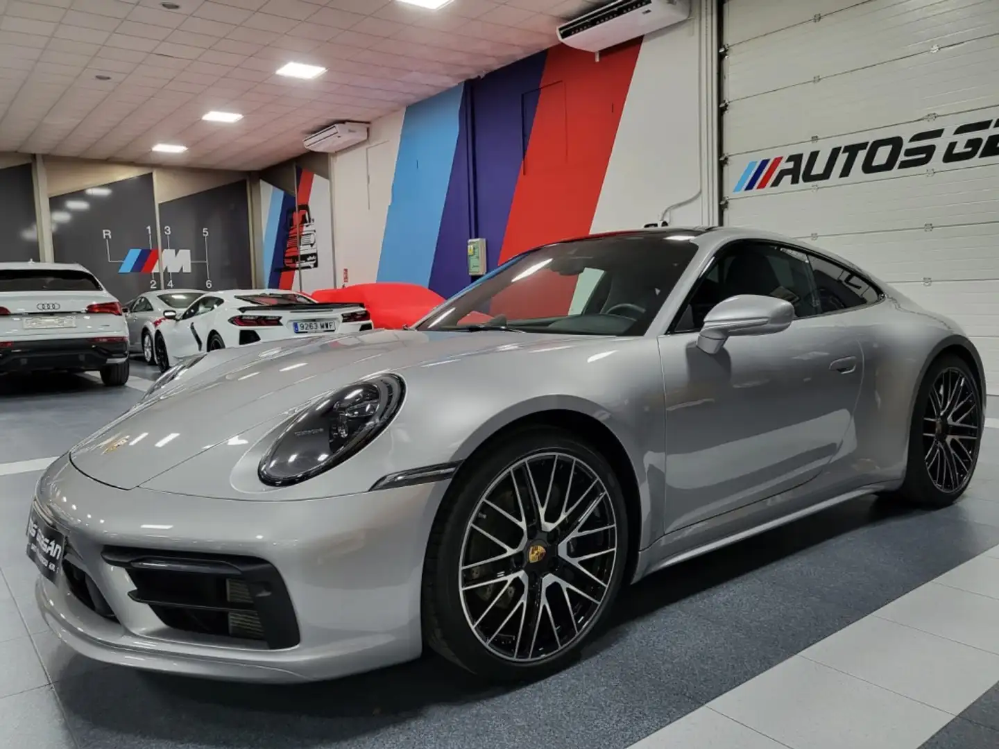 Porsche 992 Carrera Coupé PDK Gris - 1