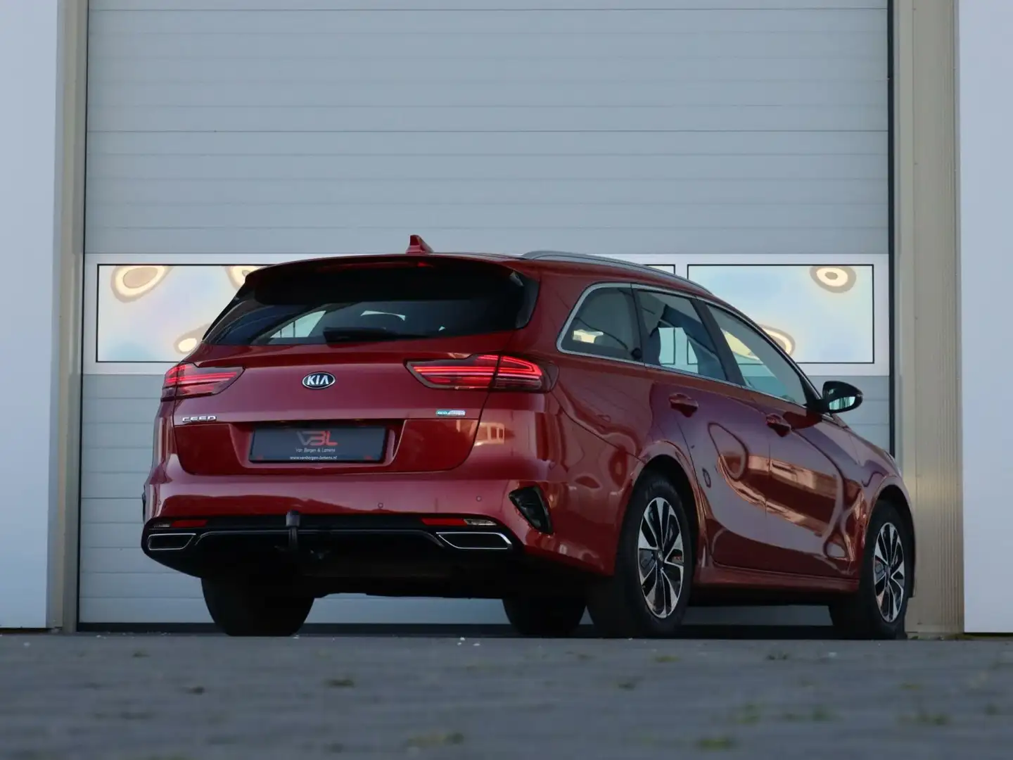 Kia Ceed SW / cee'd SW Sportswagon 1.6 GDI PHEV DynamicPlusLine | Trekhaa Rood - 2