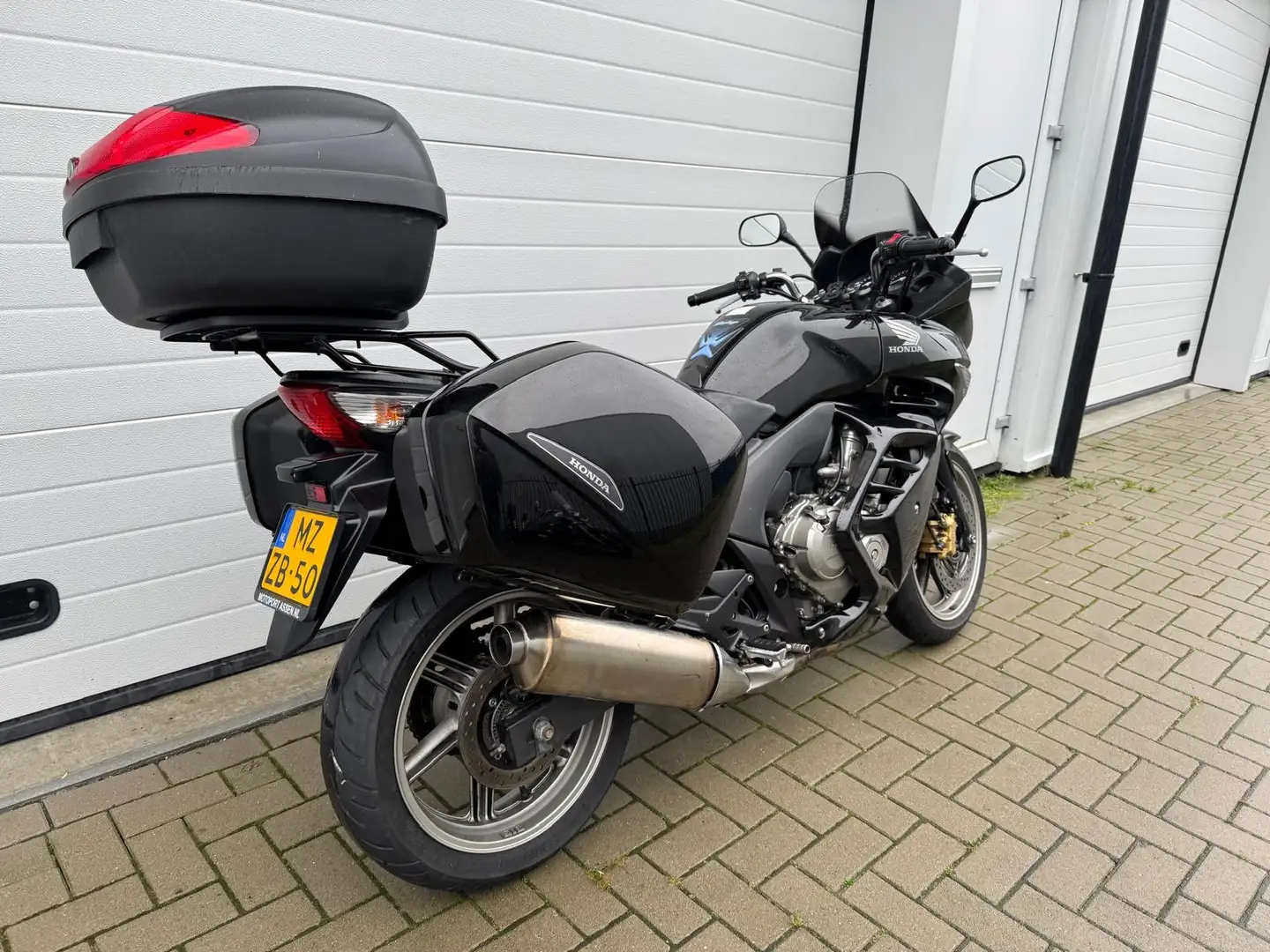 Suzuki V-Strom 650 CBF600SA Boekjes aanwezig - 2