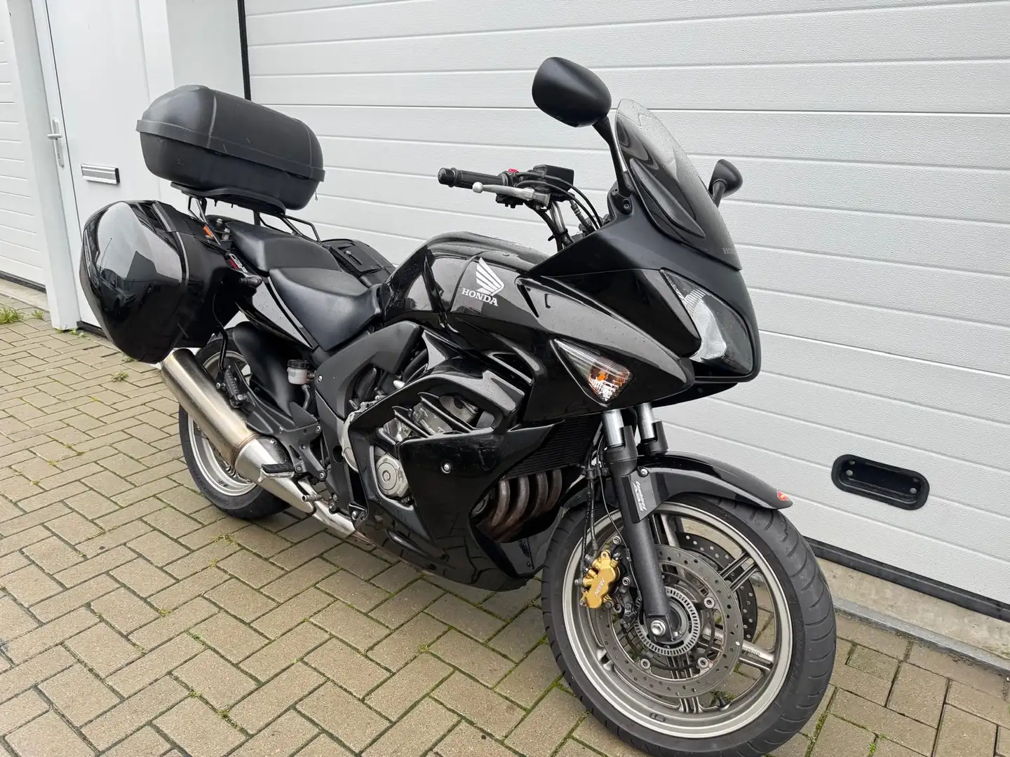 Suzuki V-Strom 650 CBF600SA Boekjes aanwezig - 1