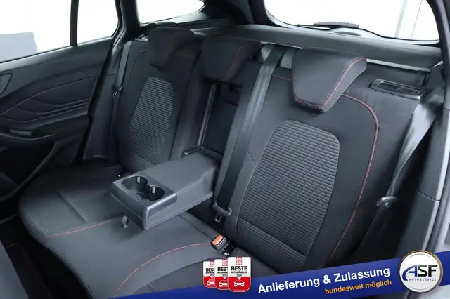 Ford Focus view 16