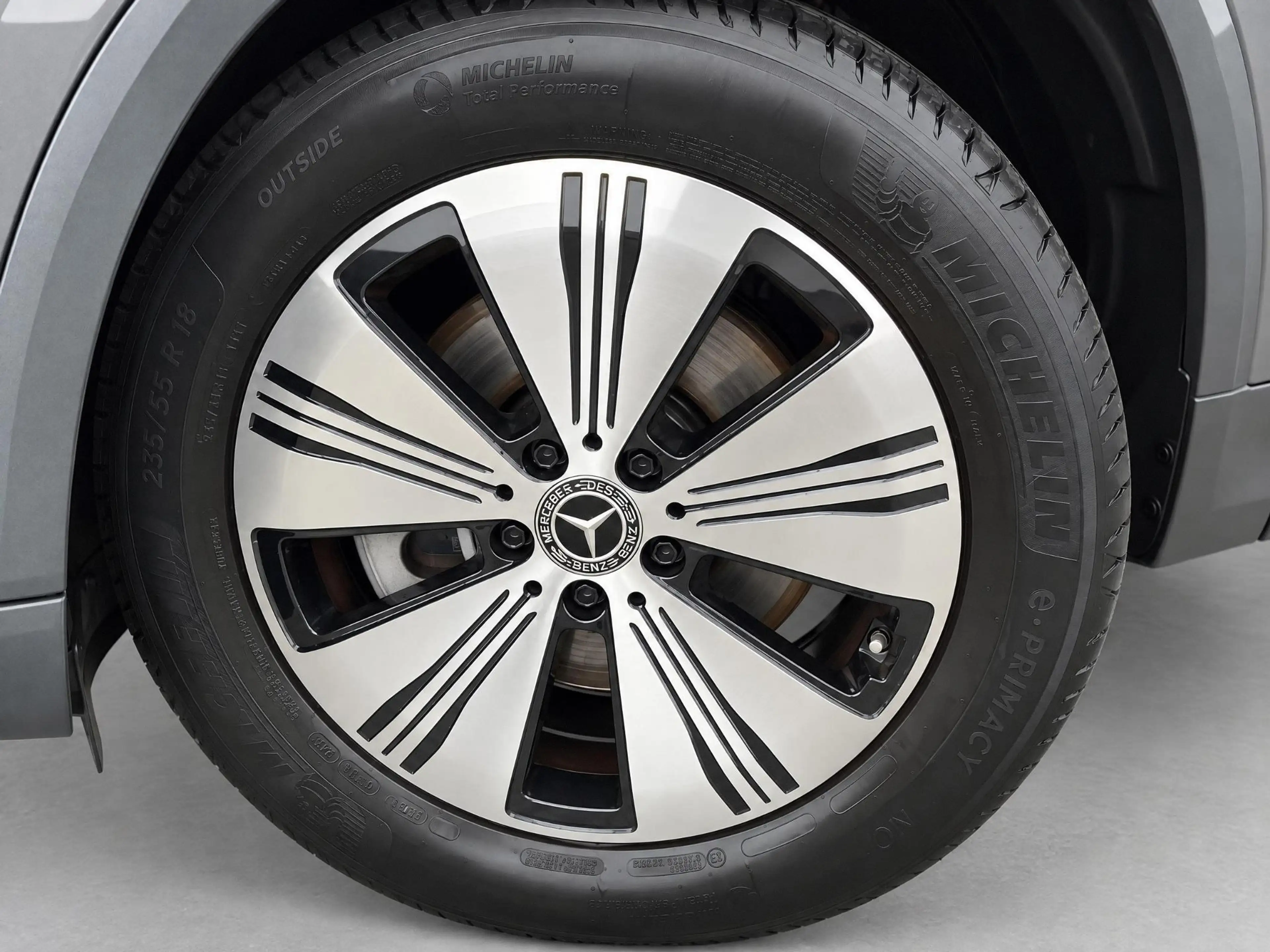 Mercedes-Benz EQA 250 Electric Art 67 kWh — photo 3