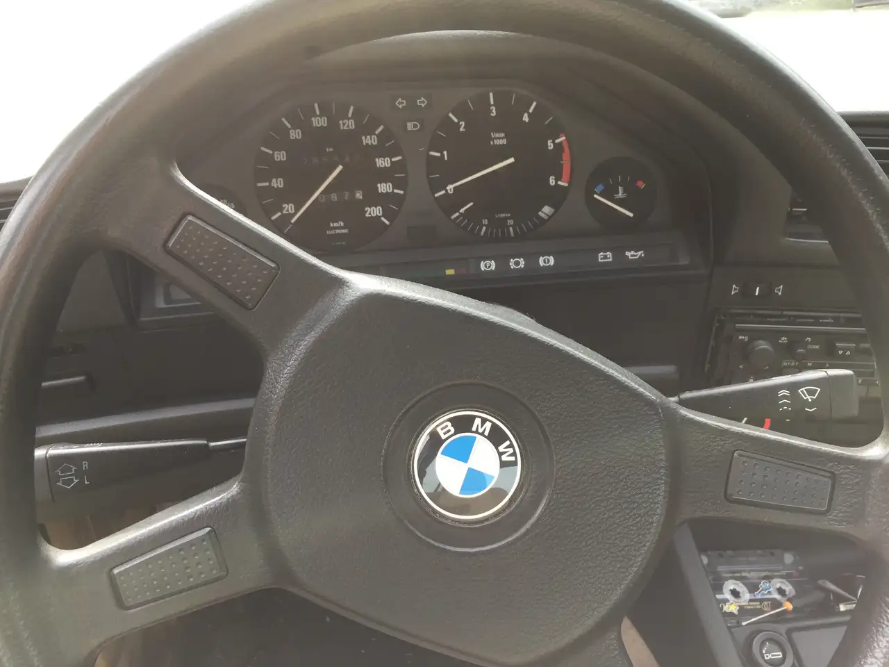 BMW 324 Faze 2 van 1989 In mooie Staat, foto 8