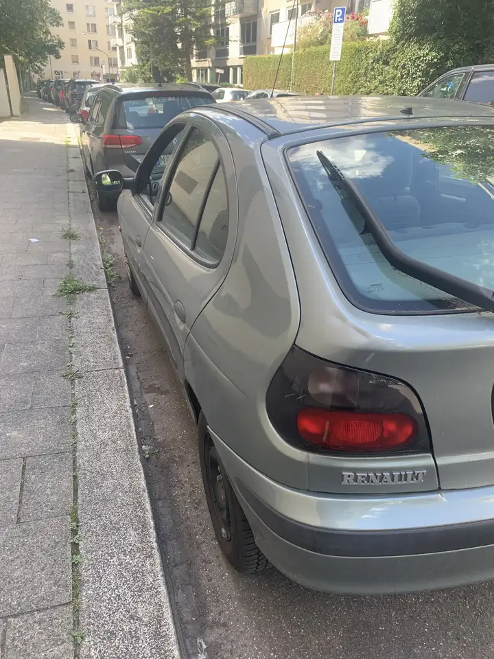 Renault Megane 1.4e, foto 10