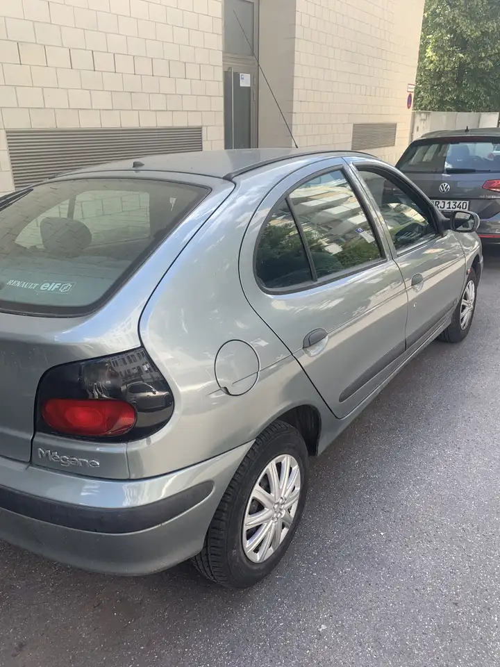 Renault Megane 1.4e, foto 12