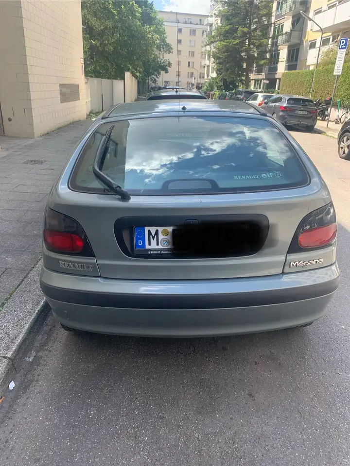 Renault Megane 1.4e, foto 11