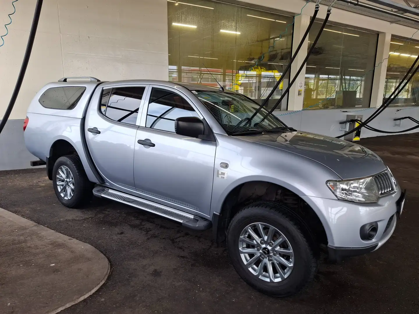 Mitsubishi L200 DK DI-D 2,5 Gris - 1