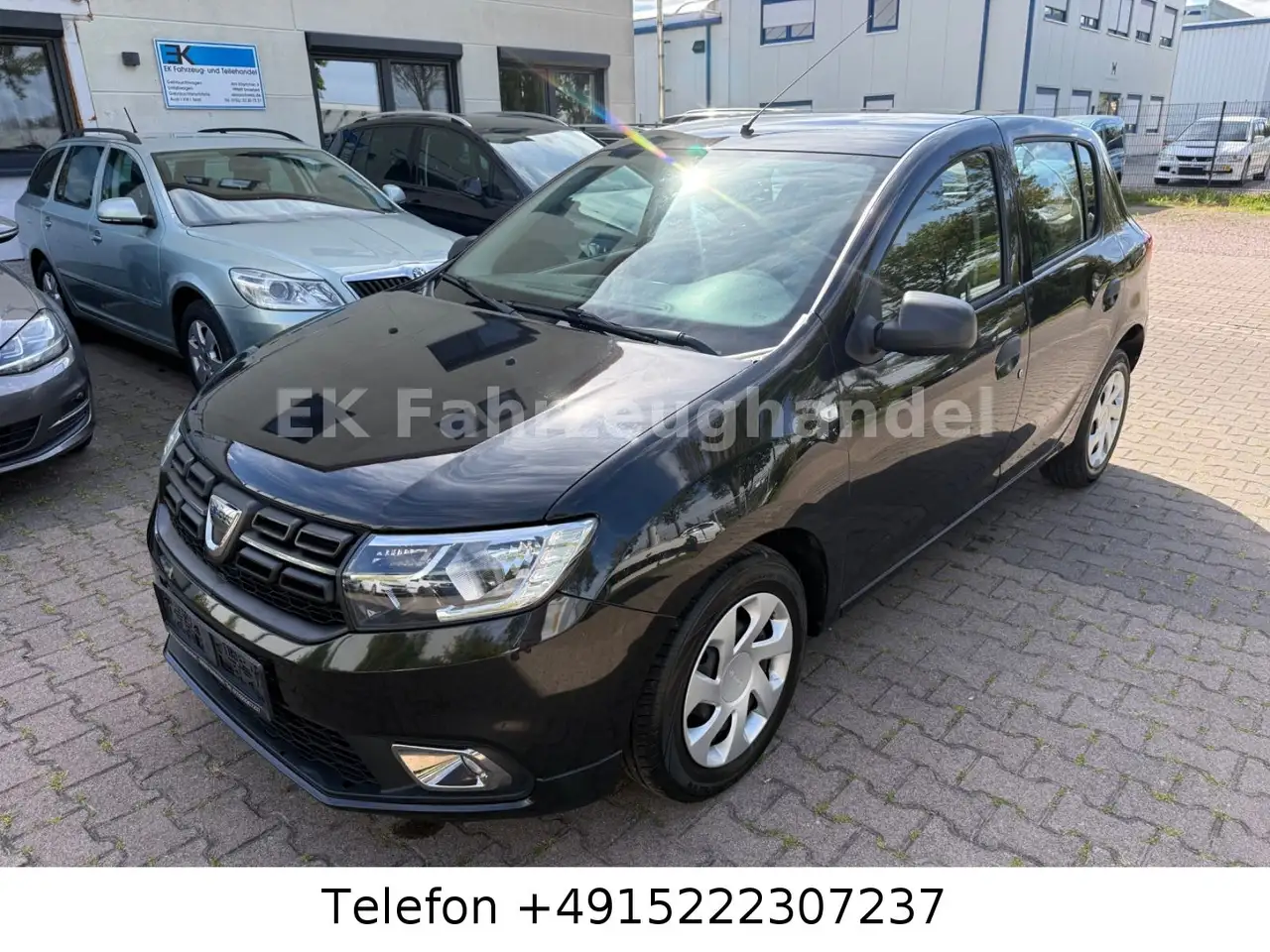 Dacia Sandero II Essential — photo 1 of 16