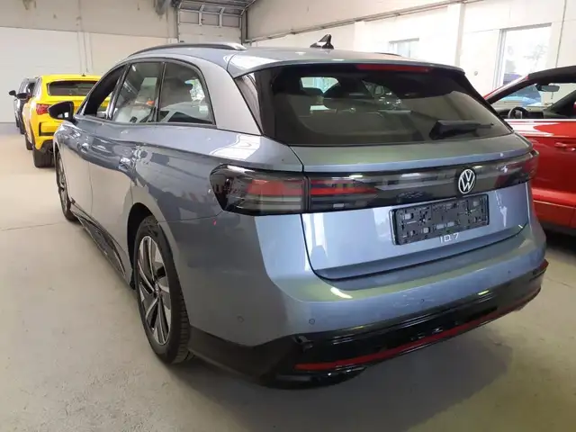 Volkswagen Id.7 view 3